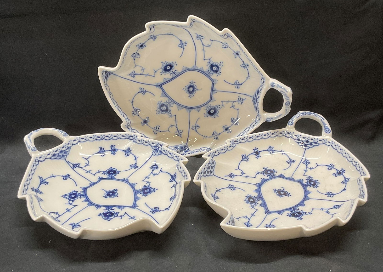 Set 3 Vntg Royal Copenhagen Porcelain Leaf Plates (1 of 8)