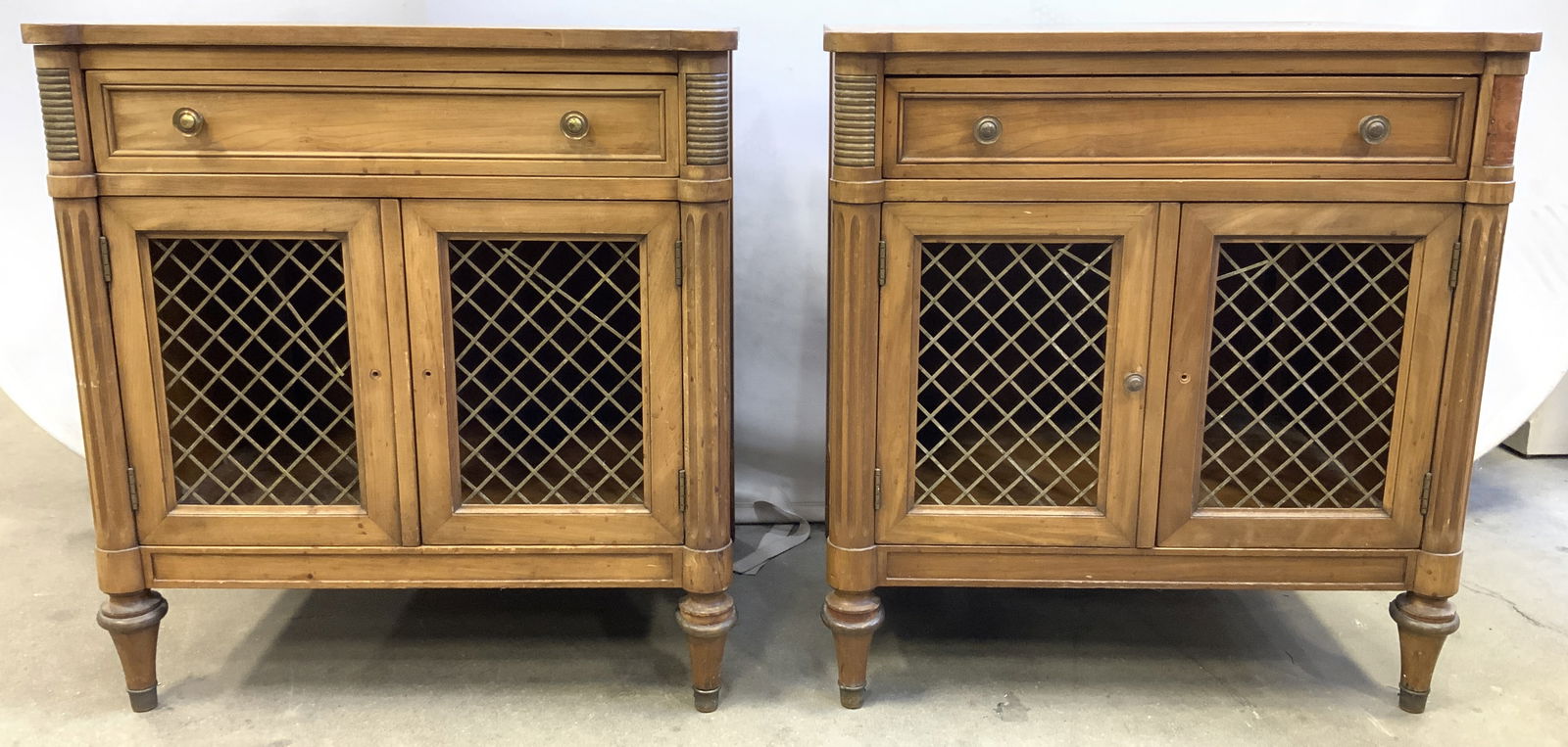 KINDEL Pr Vntg Wooden Side Tables (1 of 10)