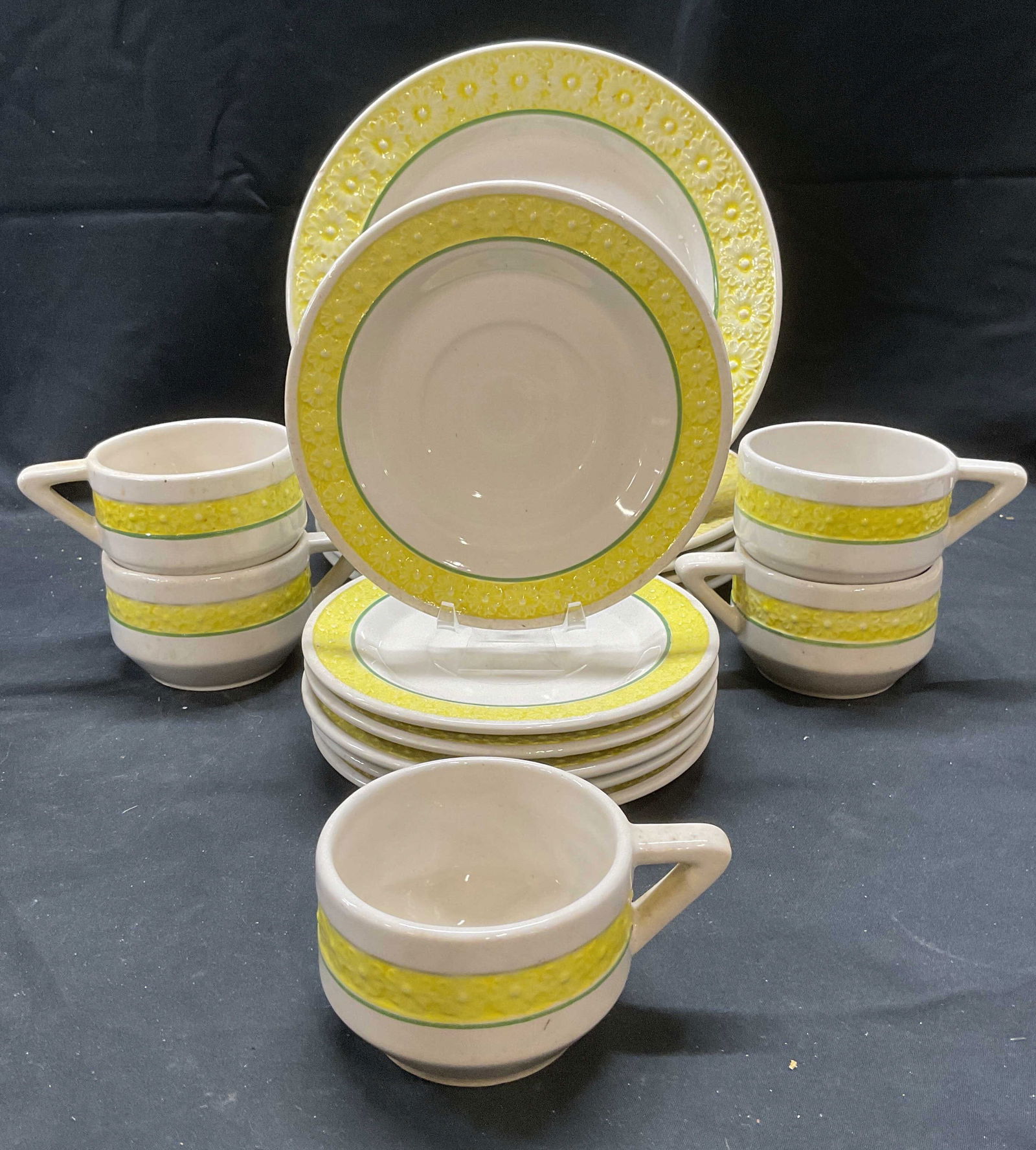 Set 16 Mottahedeh Hand Painted Ceramic Tableware (1 of 9)