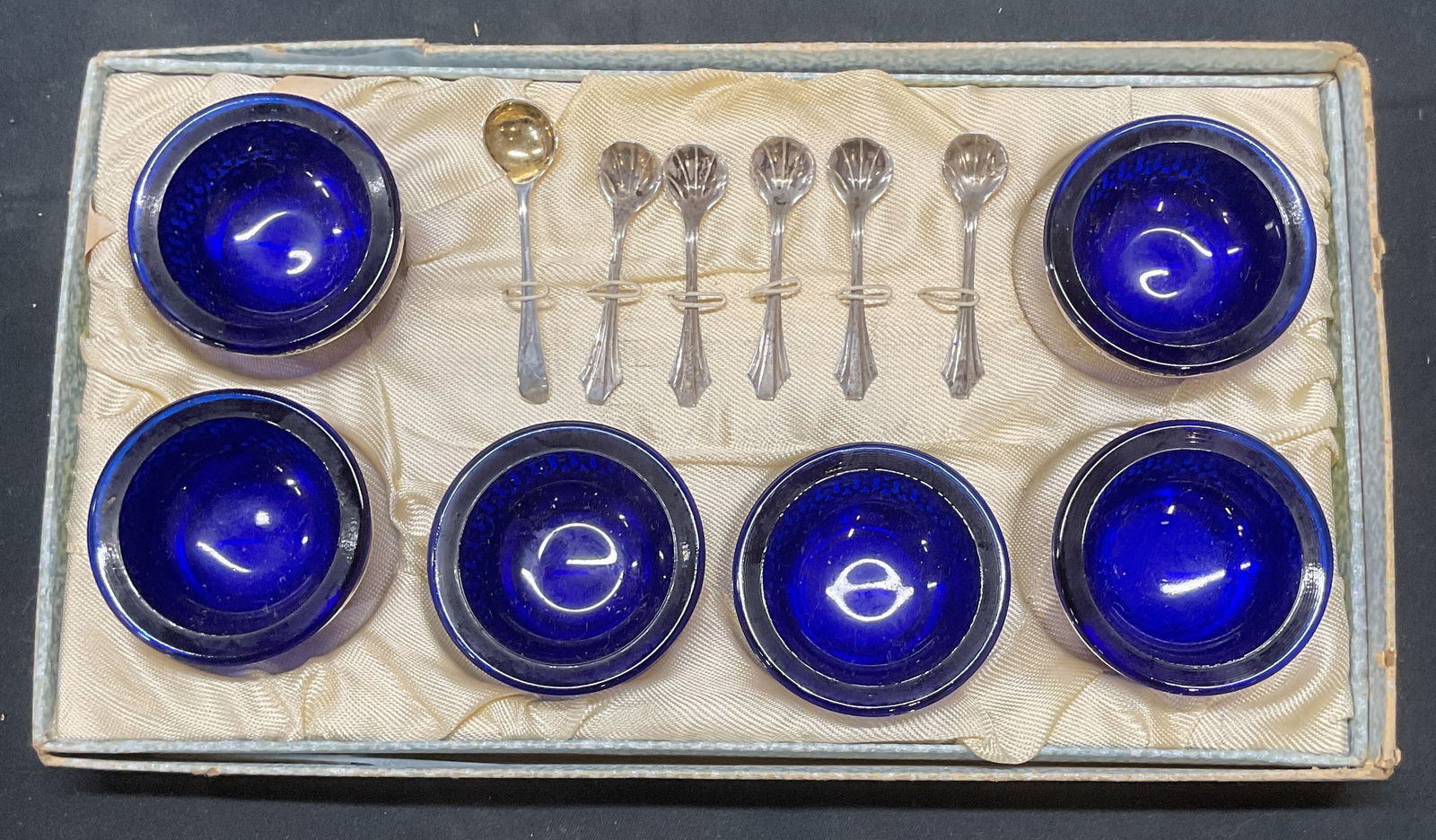 Boxed Set 12 Sterling Silver Salt Cellars & Spoons (1 of 8)