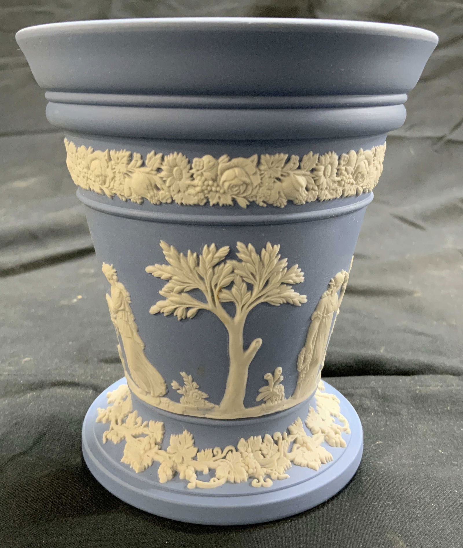 WEDGWOOD Blue Jasperware Vase W Frog Insert (1 of 8)