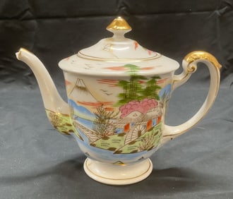 Kutani China Hand Painted Gilt Teapot, Japan