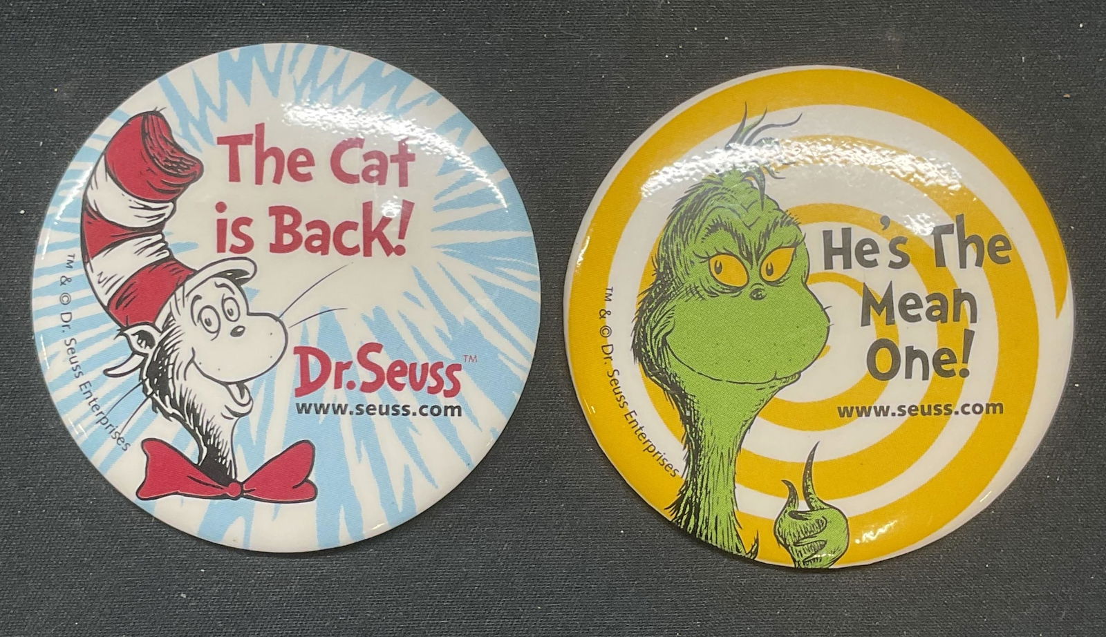 Lot 2 Dr. Seuss Grinch & Cat in the Hat Pins (1 of 6)