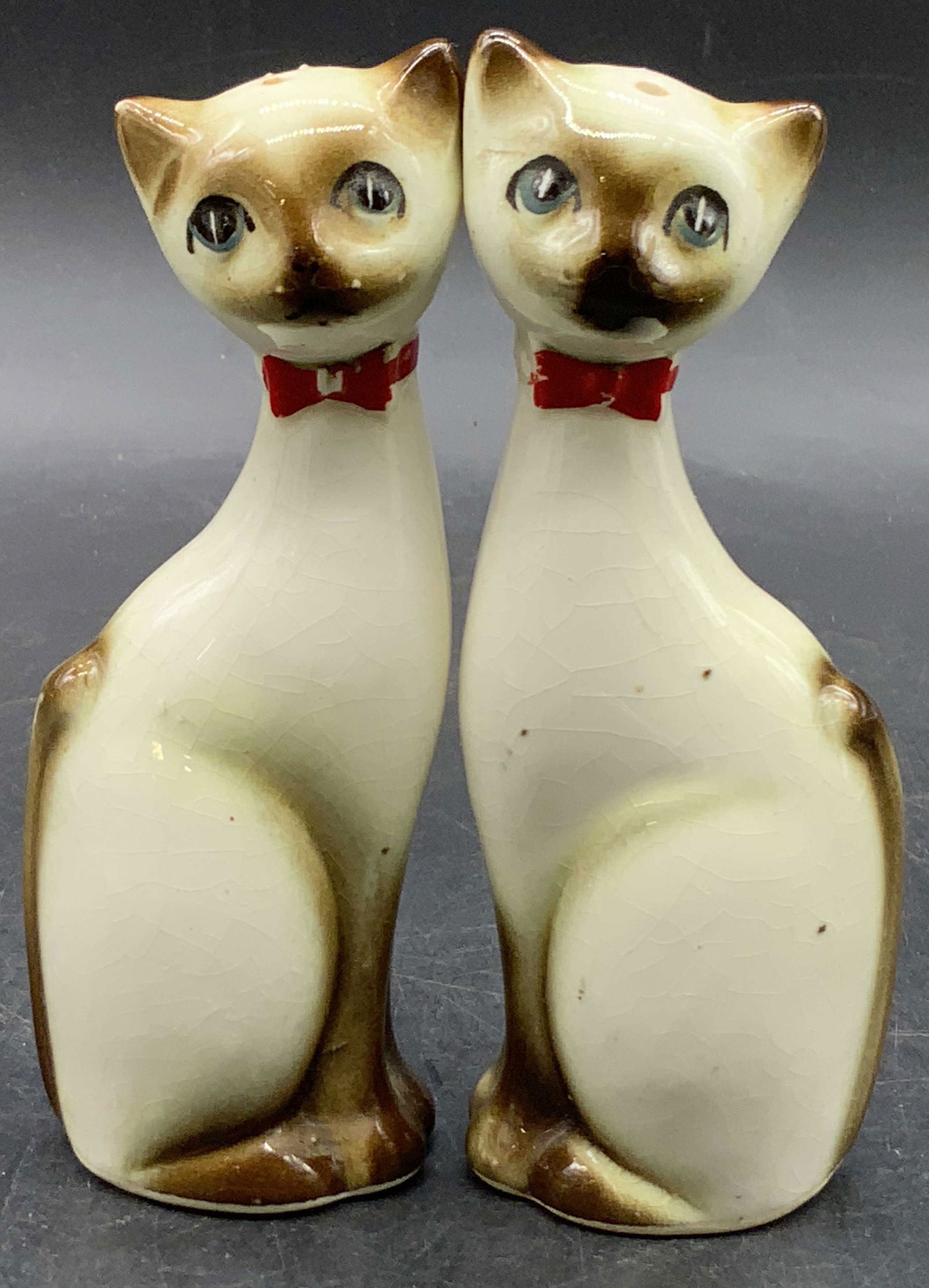 Pair Vintage Ceramic Cat Salt & Pepper Shakers (1 of 7)