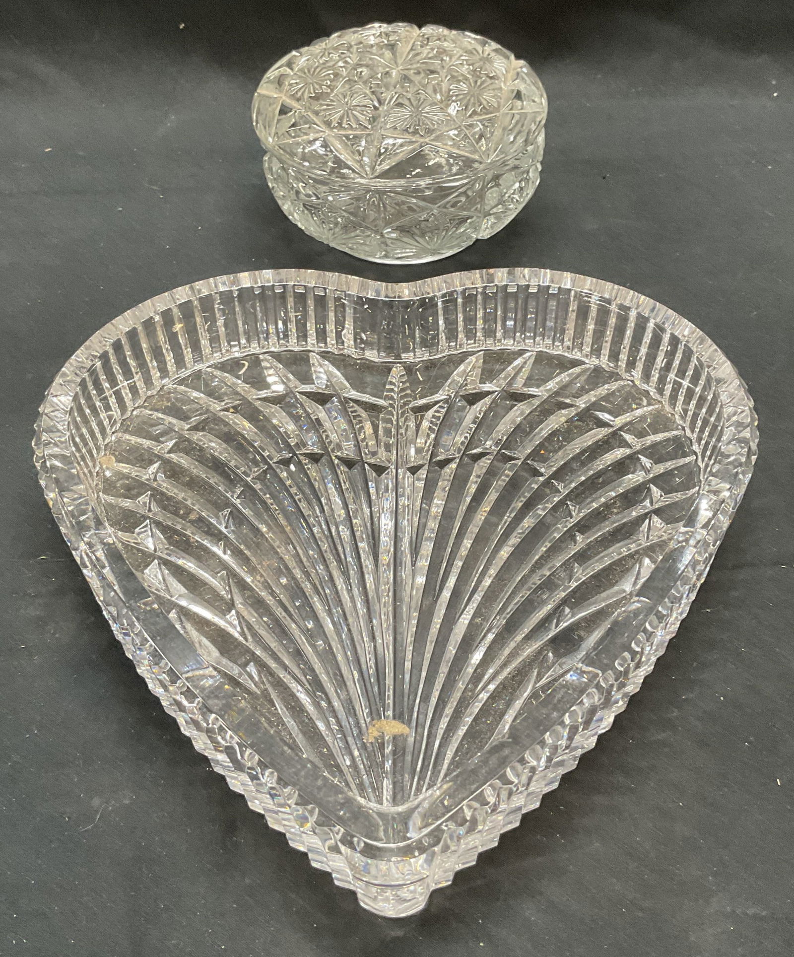 Lot 2 Crystal Heart Dish & Lidded Glass Box (1 of 9)