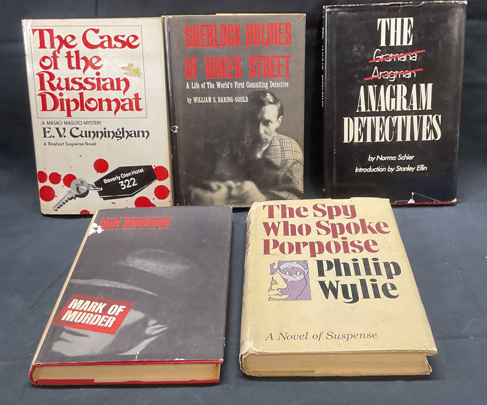 Lot 5 Vintage Mystery Books 1962-1979 (1 of 7)