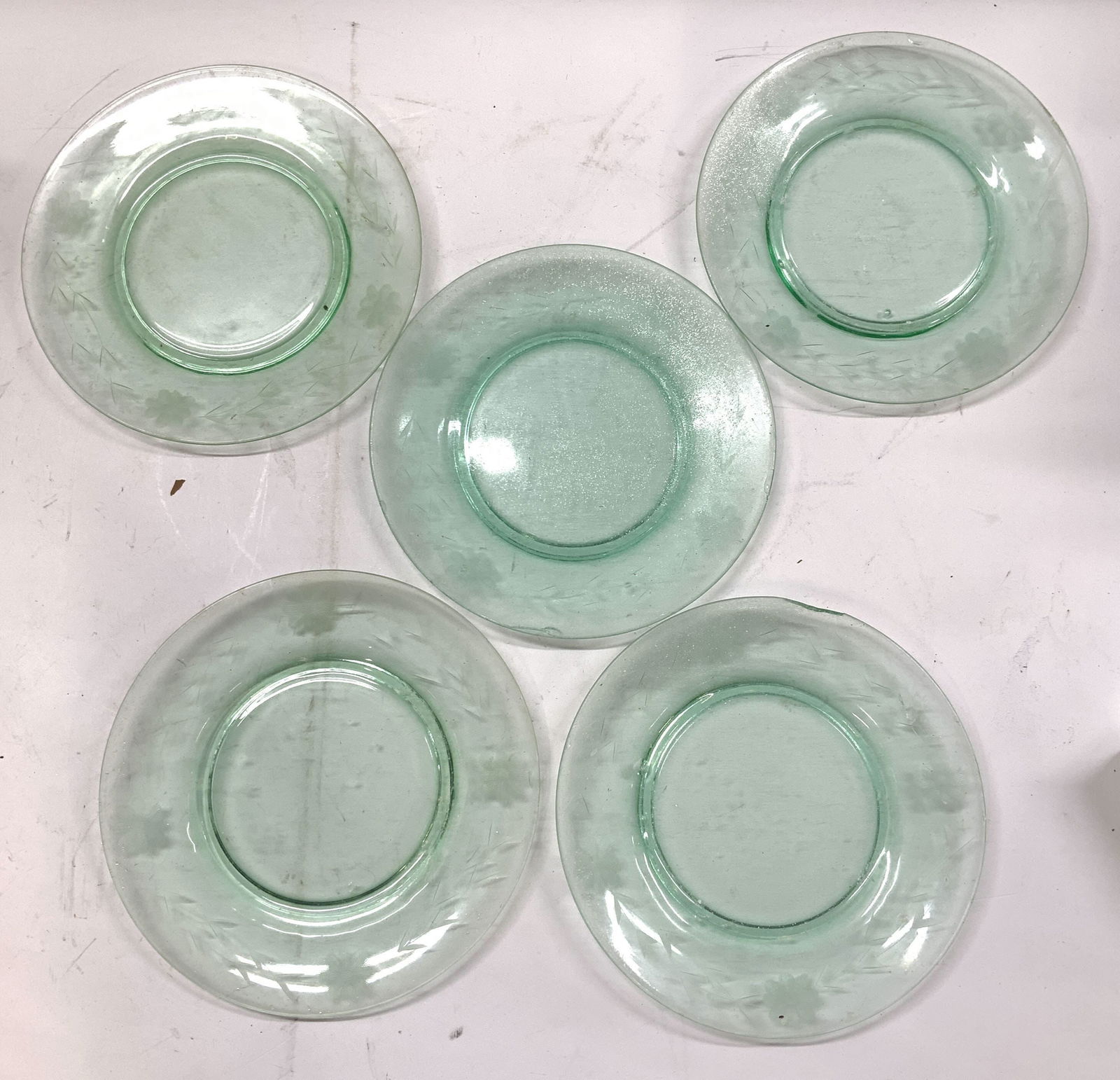 Set 5 Green Depression Glass Plates (1 of 6)