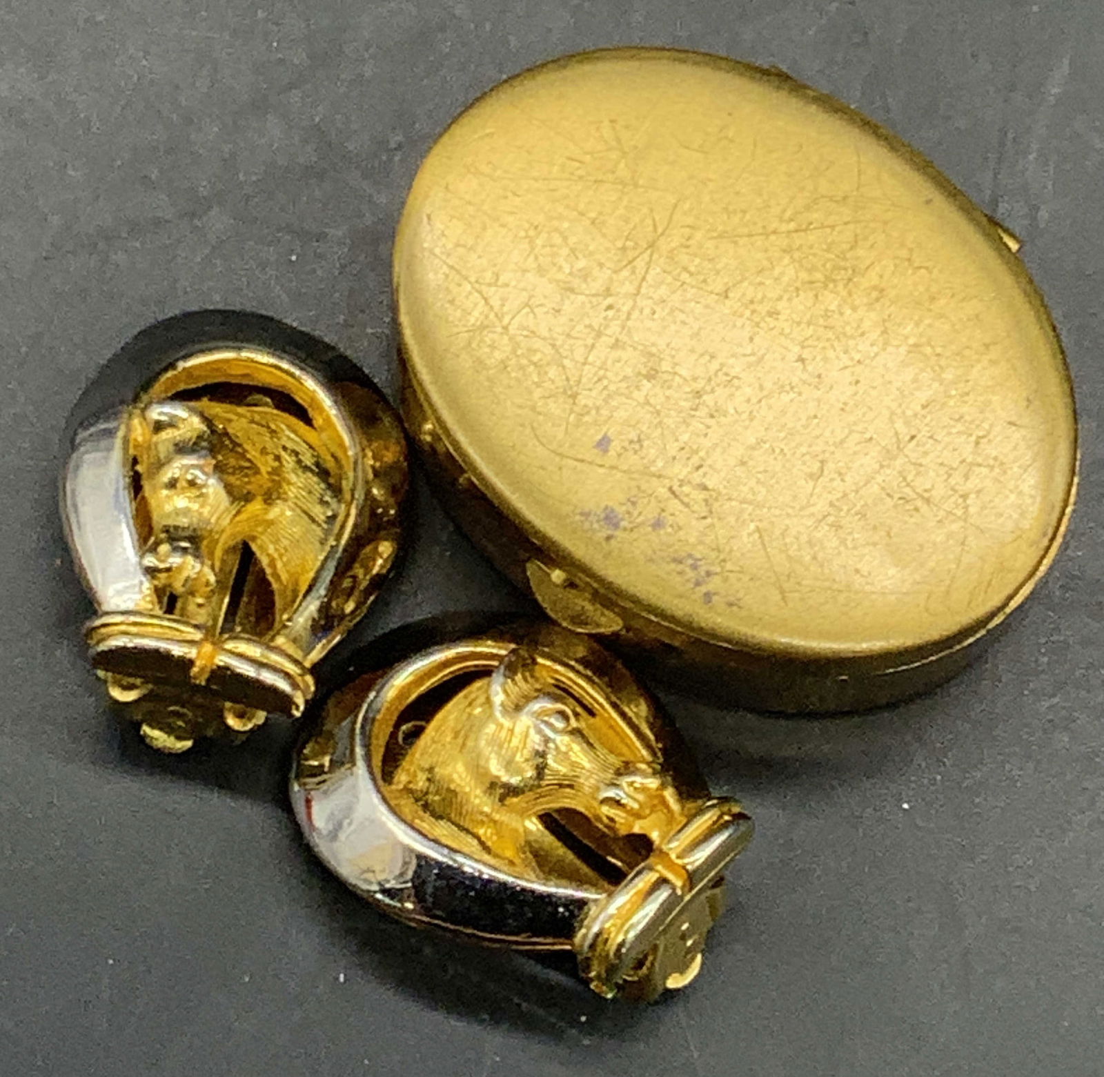 Lot 2 Vntg Horse Shoe Motif Earrings W/ Pill Box (1 of 8)