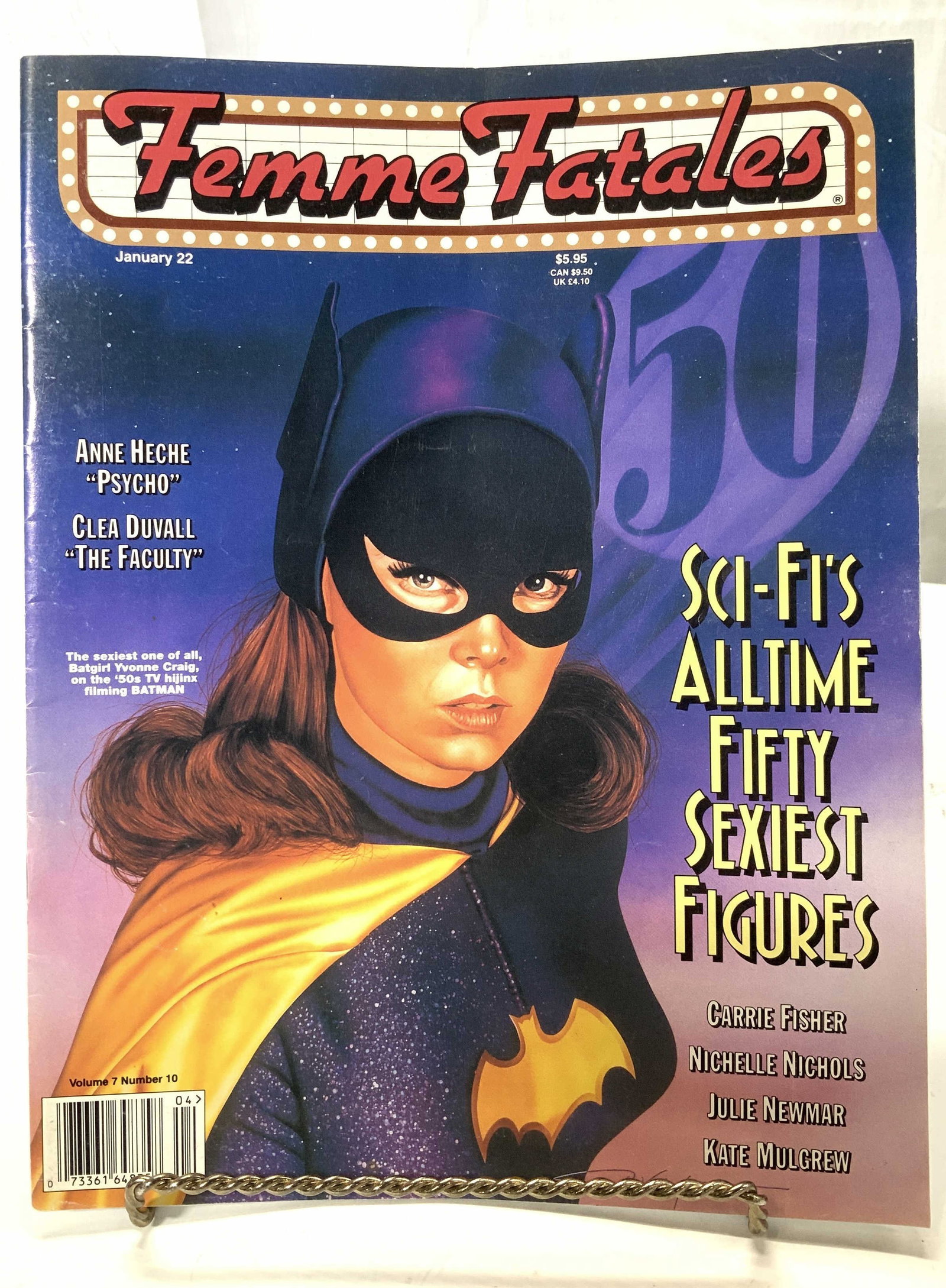 Femme Fatales Vntg Magazine Vol 7 #10 Jan. 1999: Illustrated glossy vintage magazine of Hollywood actors and science fiction characters , and stars like Linda Hamilton, Lynda Carter, Pam Anderson, Carrie Fisher, more. Feature articles. Magazine meas