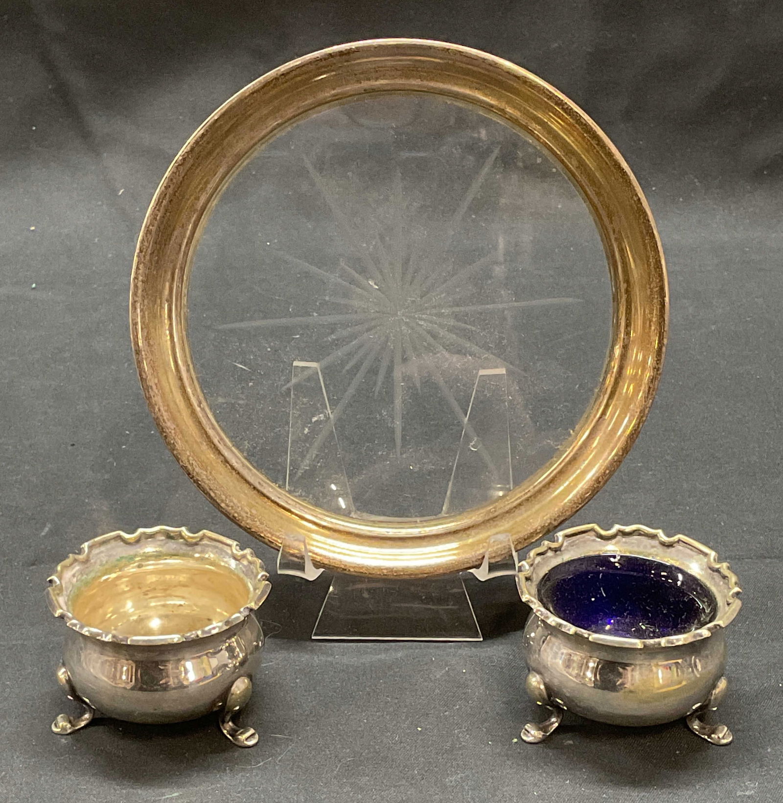Lot 3 Sterling Silver & Glass Tray, Salt Cellars (1 of 7)