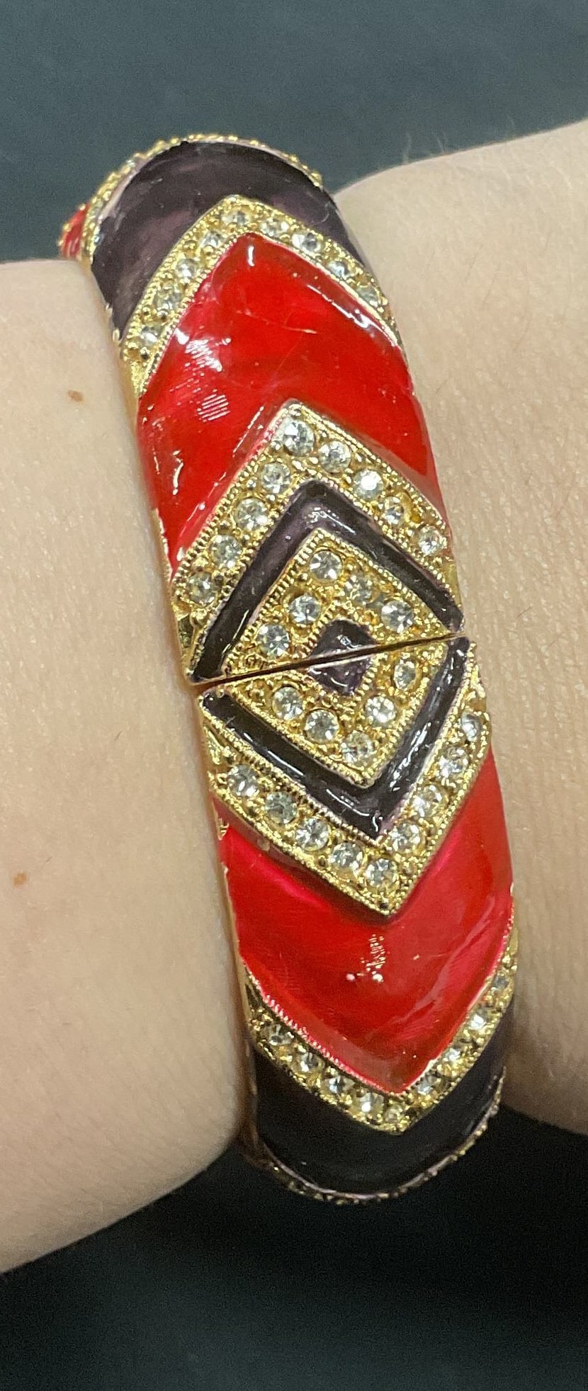 Vntg KJL Kenneth Lane Enamel Crystal Bangle (1 of 6)