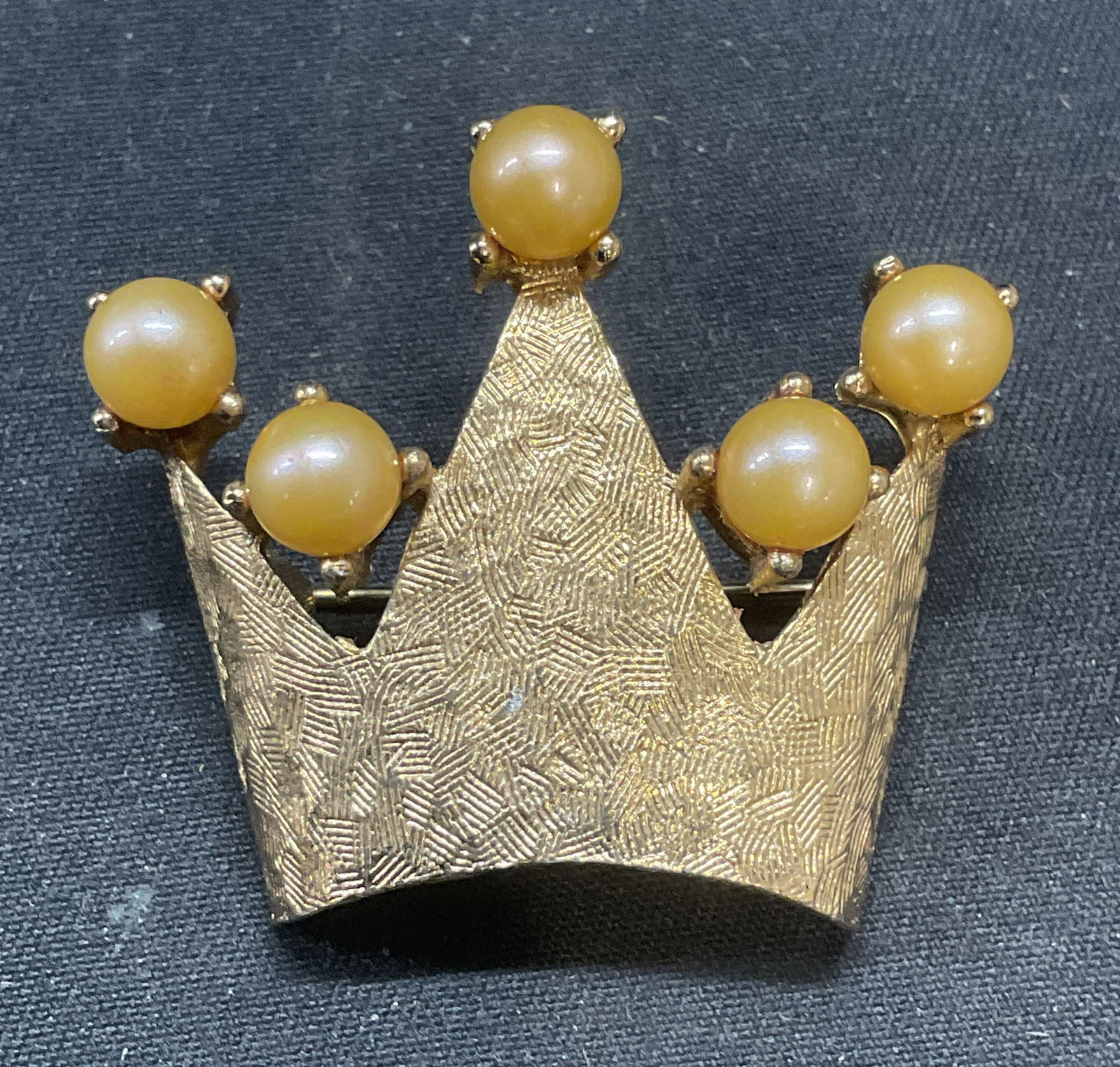 Vintage Emmons Gold Tn Faux Pearl Crown Brooch (1 of 6)