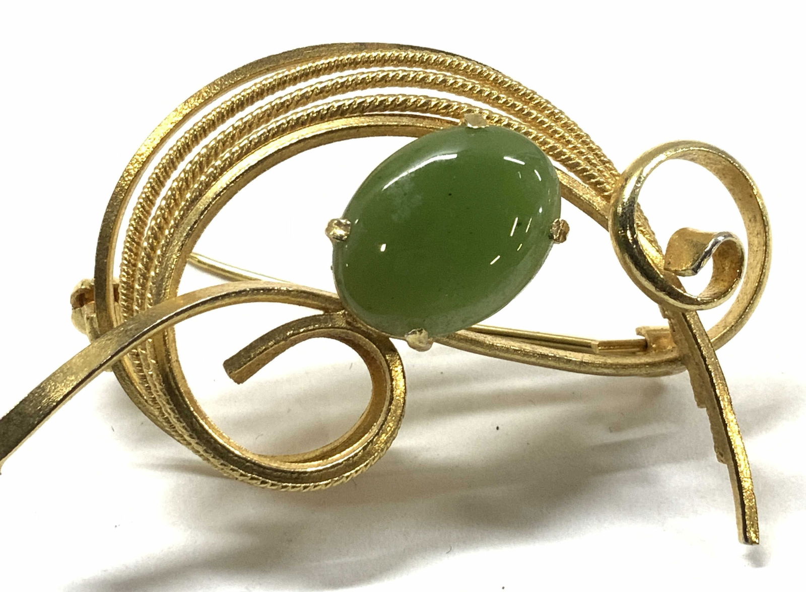 Nephrite Jade Cabochon Brooch (1 of 6)