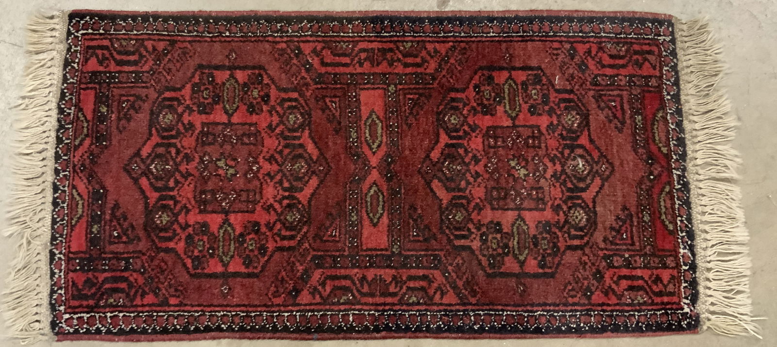 Vintage Persian Medallion Pattern Accent Rug (1 of 7)