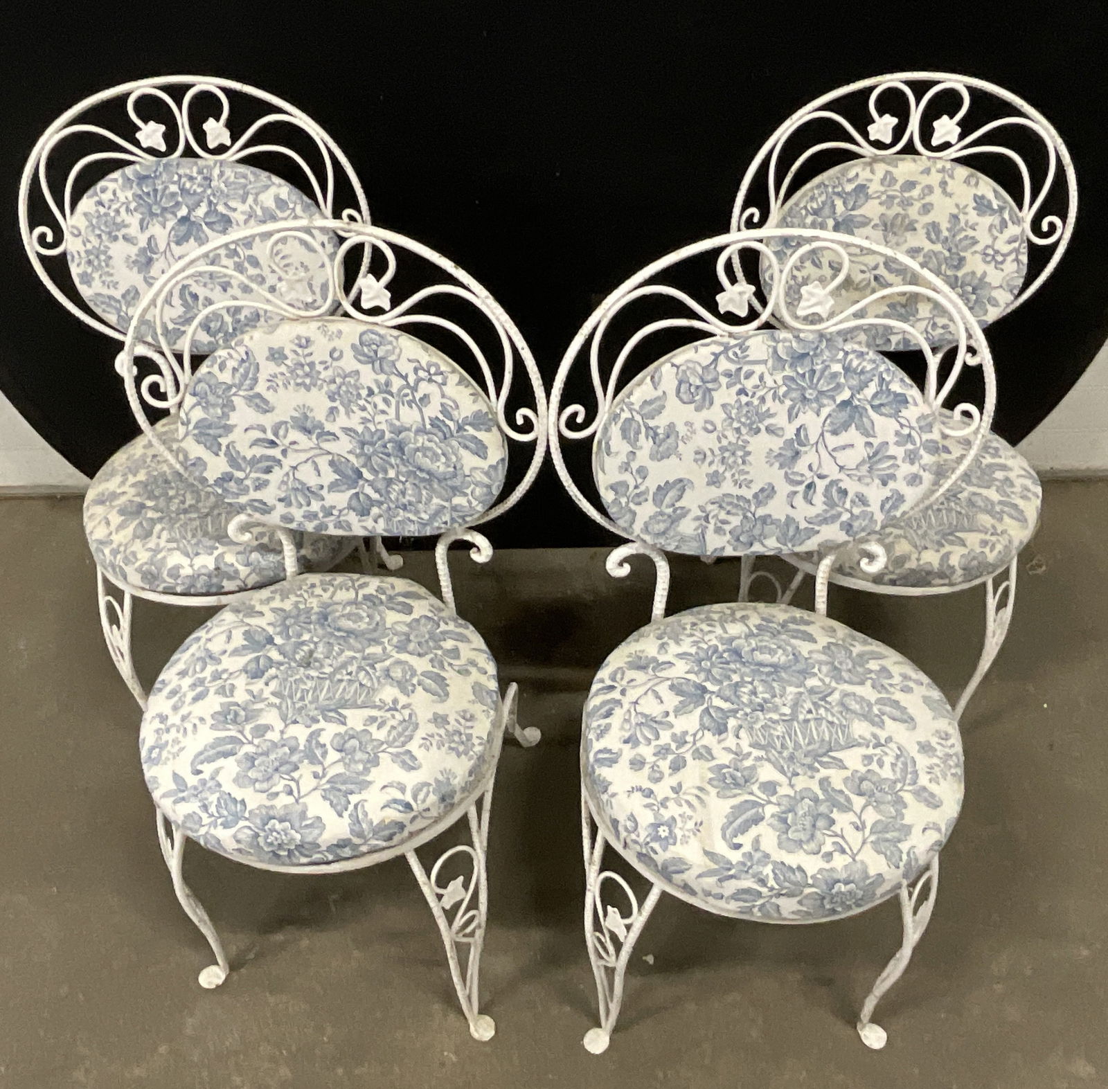 4 Vntg Woodard Style White Iron Upholstered Chairs (1 of 12)