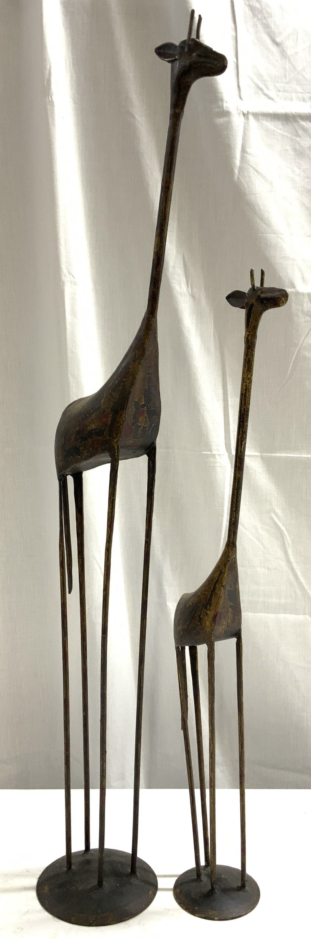 Lot 2 Painted Metal Giraffe Sculptures (1 of 8)
