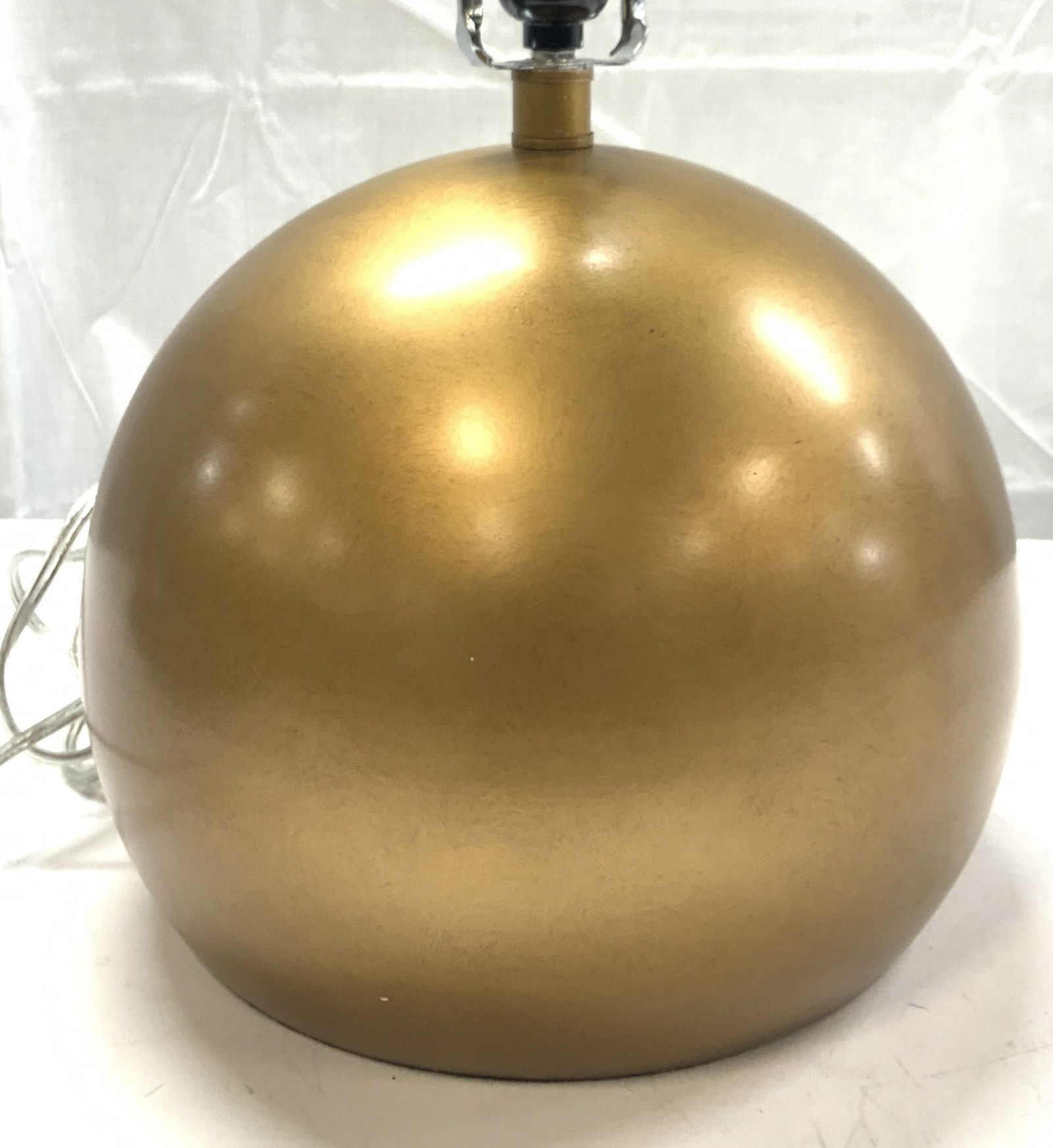Gold Toleware Spherical Portable Lamp (1 of 6)