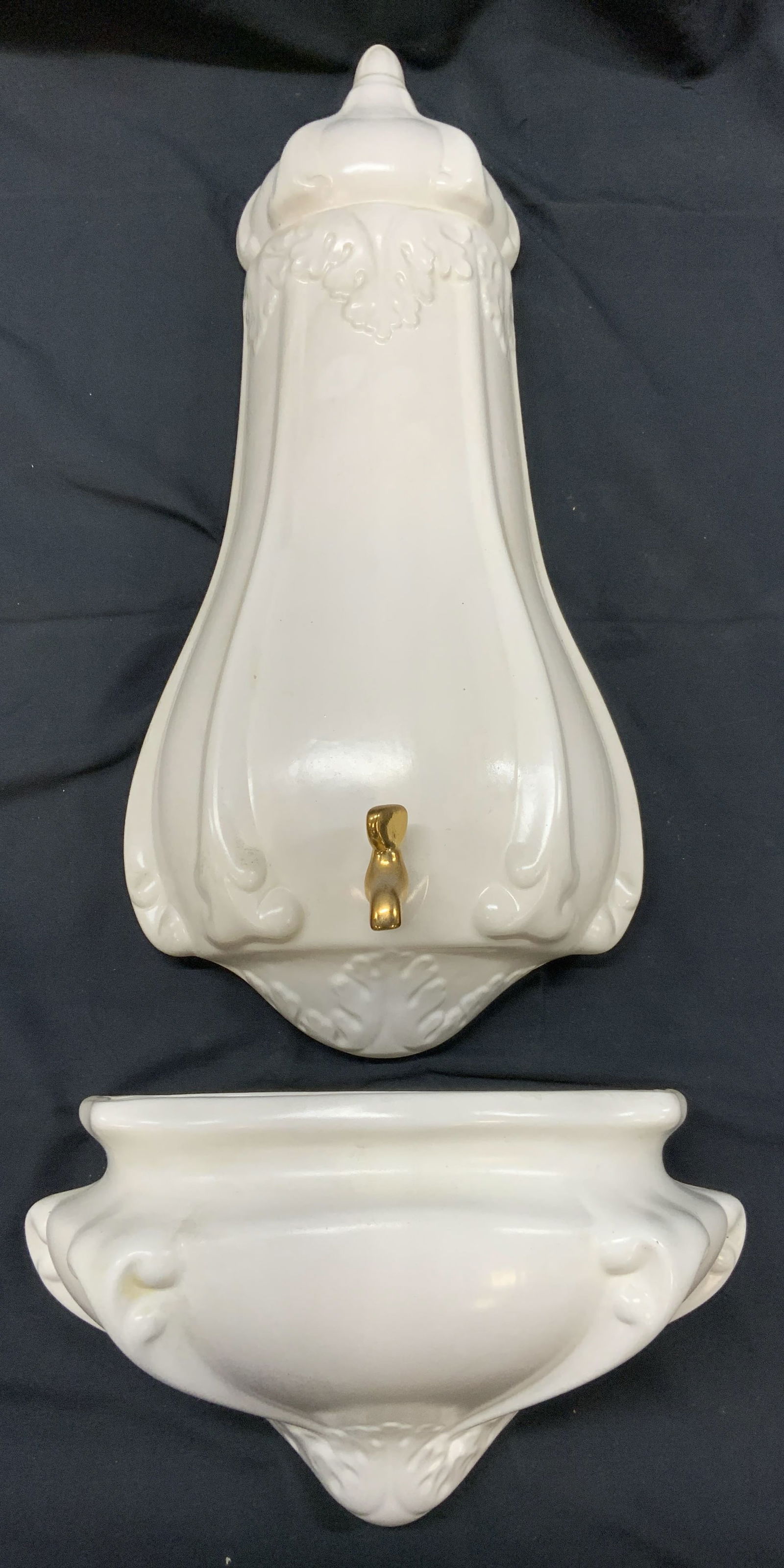 Holland Mold Ceramic Wall Fountain (1 of 8)
