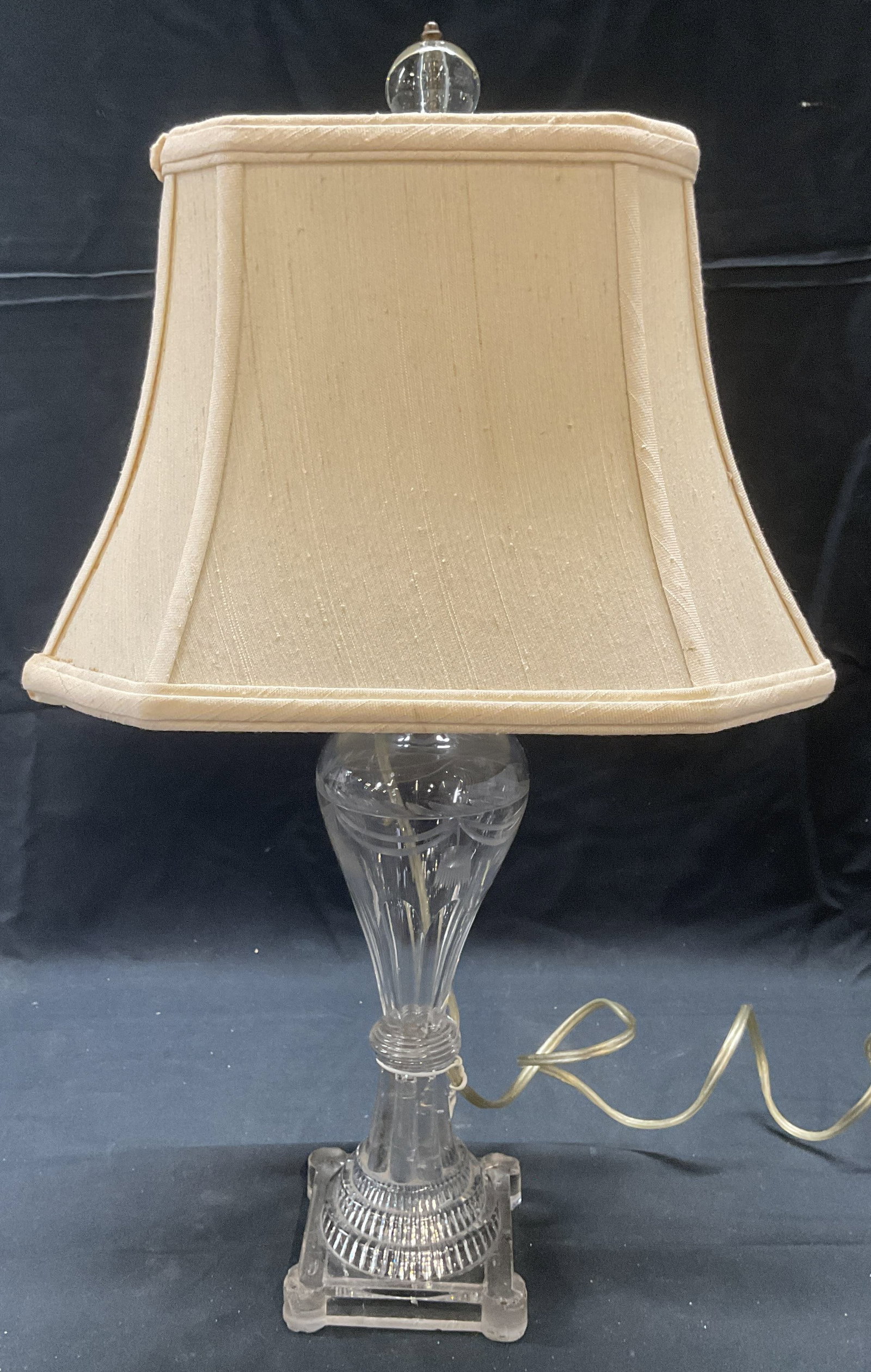 Vintage Clear Cut Glass Table Lamp (1 of 7)