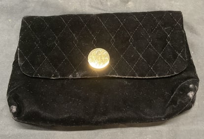 Vntg Elizabeth Arden Black Velvet Clutch