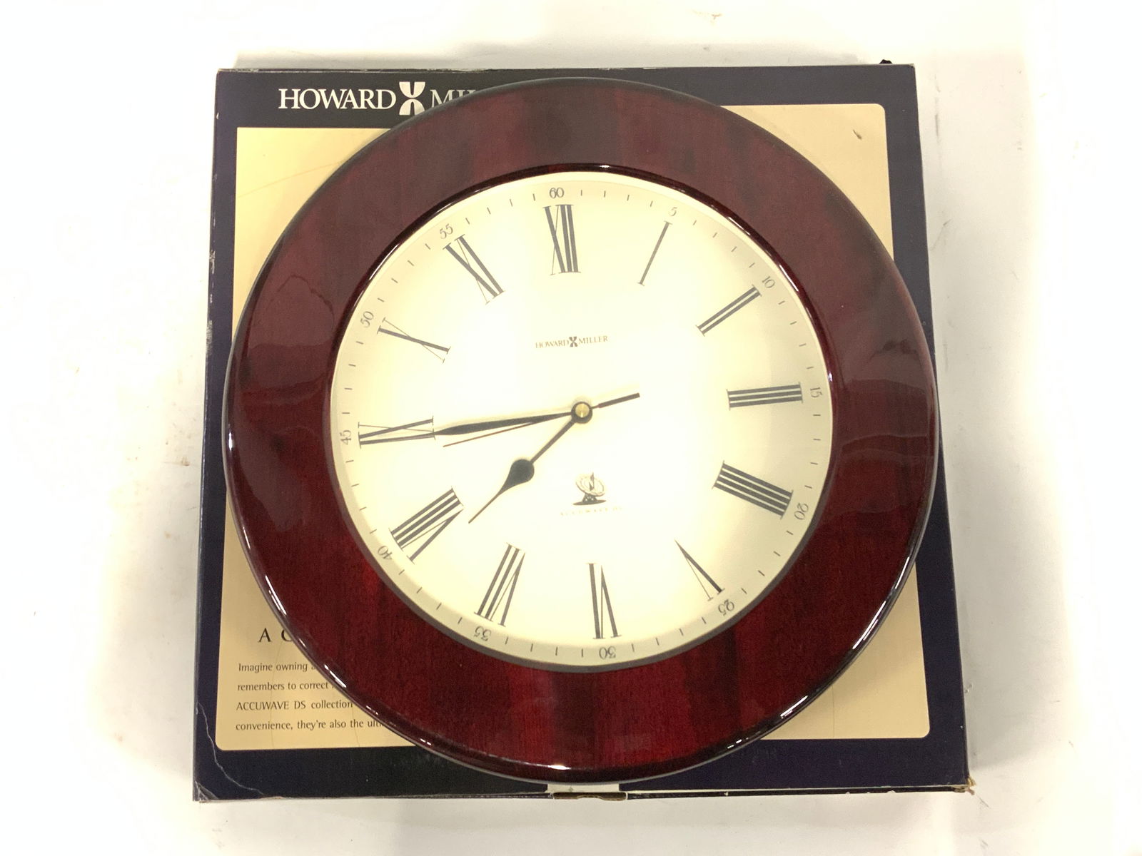 HOWARD MILLER Wall Clock W Original Box (1 of 7)