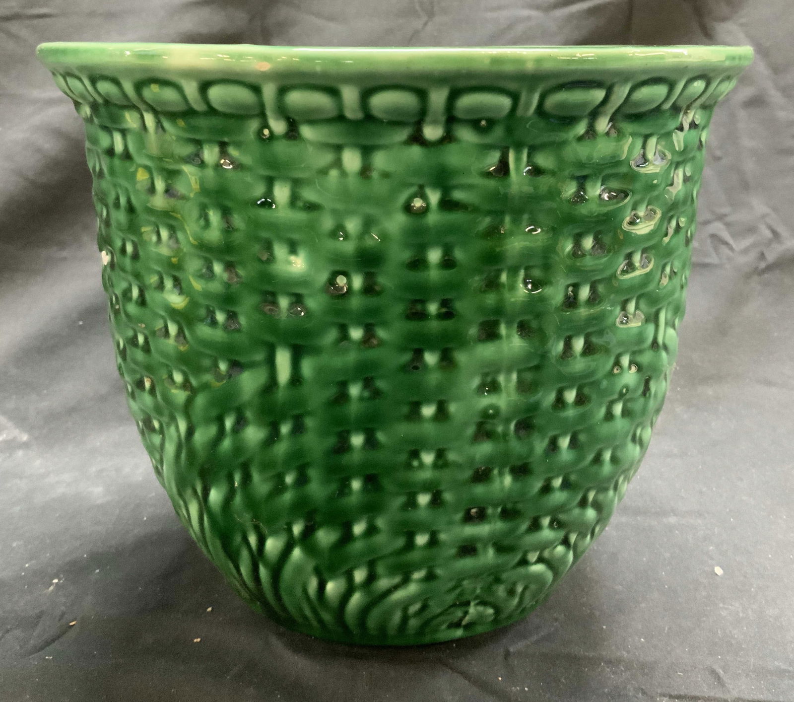 Majolica Style Planter Vessel Green CANADA (1 of 6)