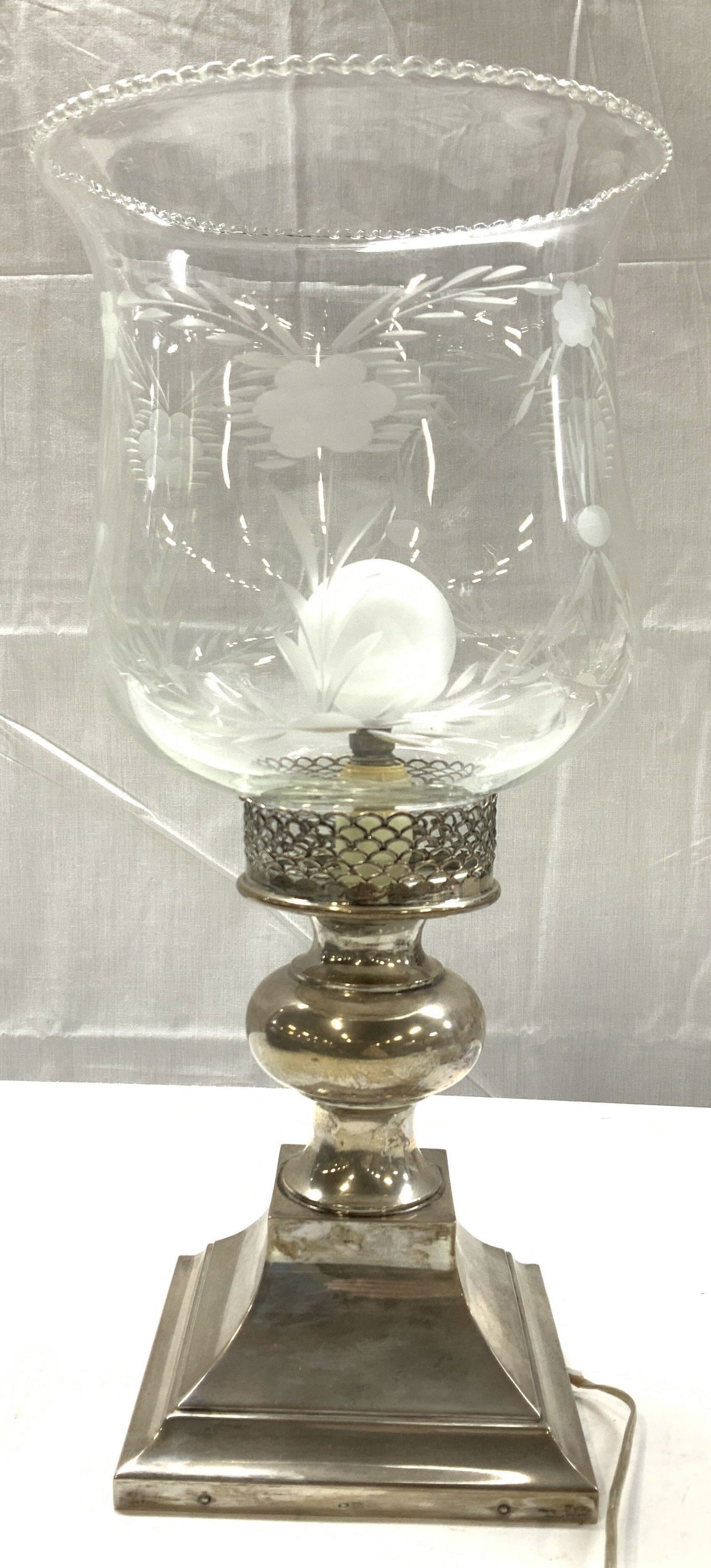 .800 Silver Pl Electric Hurricane Lamp w Crystal (1 of 7)