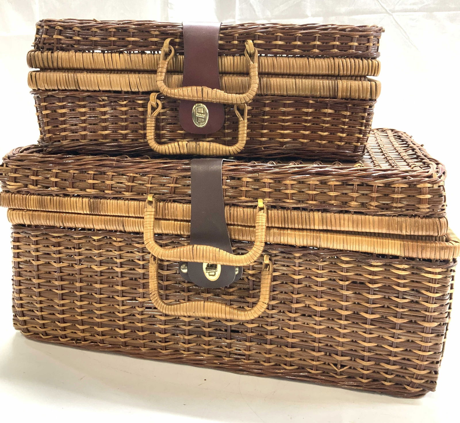 Stackable Pr Wicker Picnic Baskets/Storage Baskets (1 of 6)