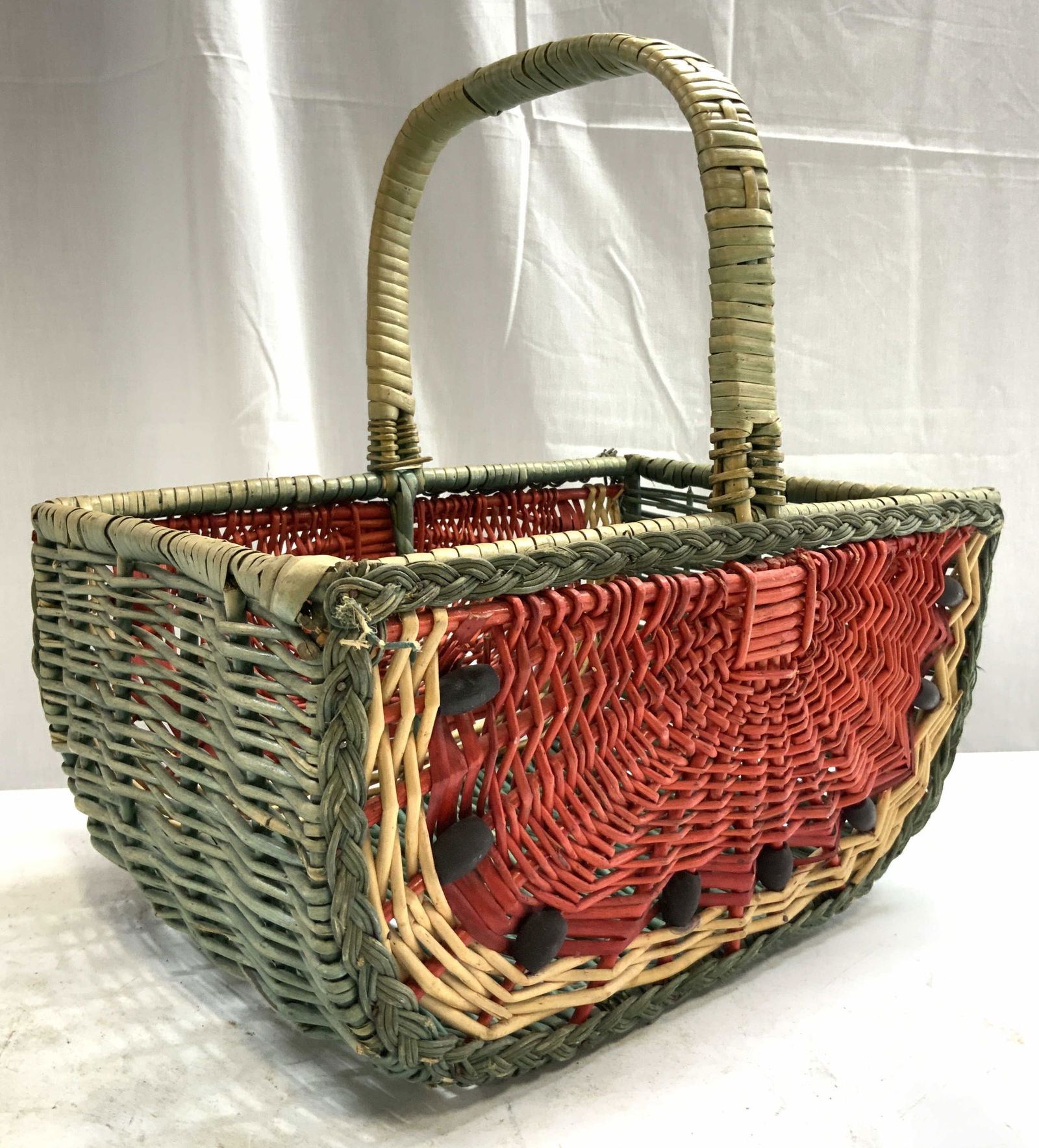 Vntg Woven Wicker Watermelon Picnic Basket (1 of 7)