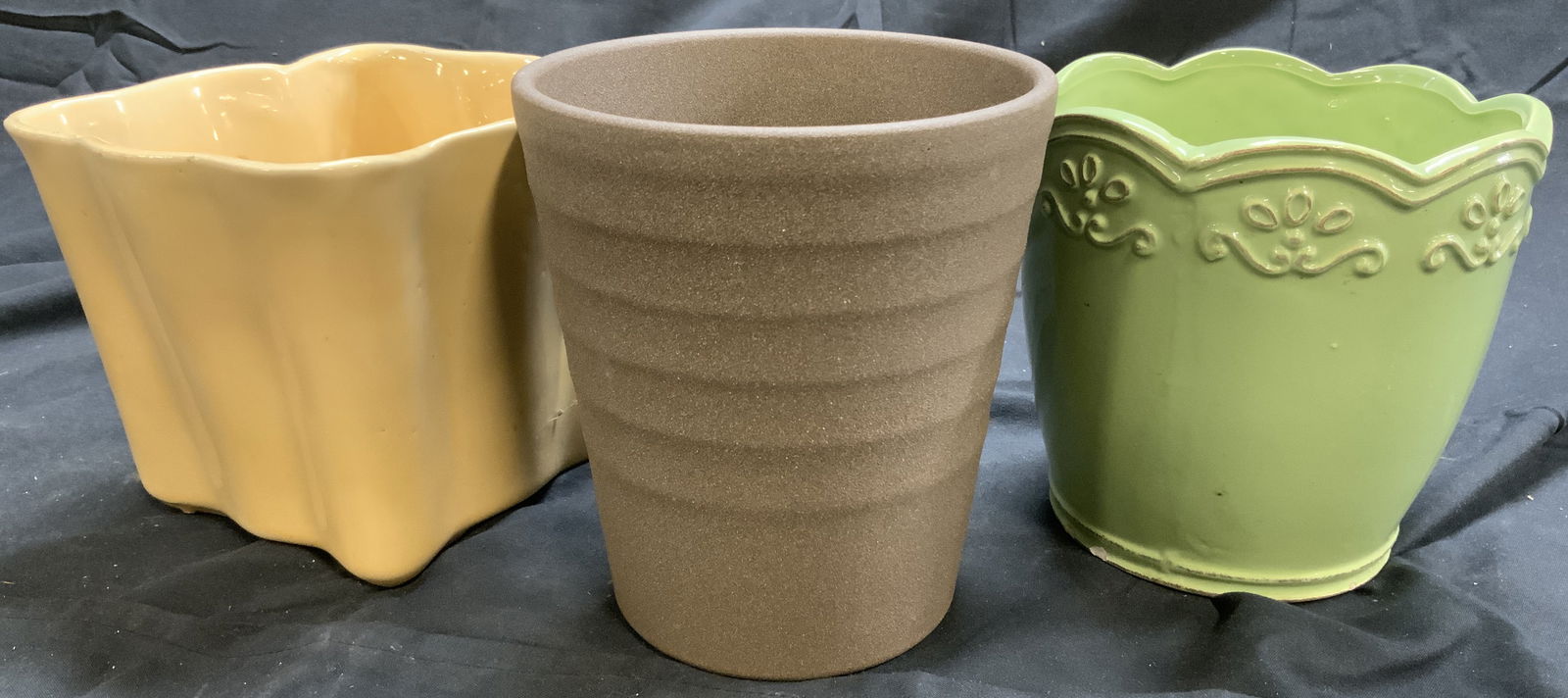 Lot 3 Assorted Planters Vessels (1 of 6)