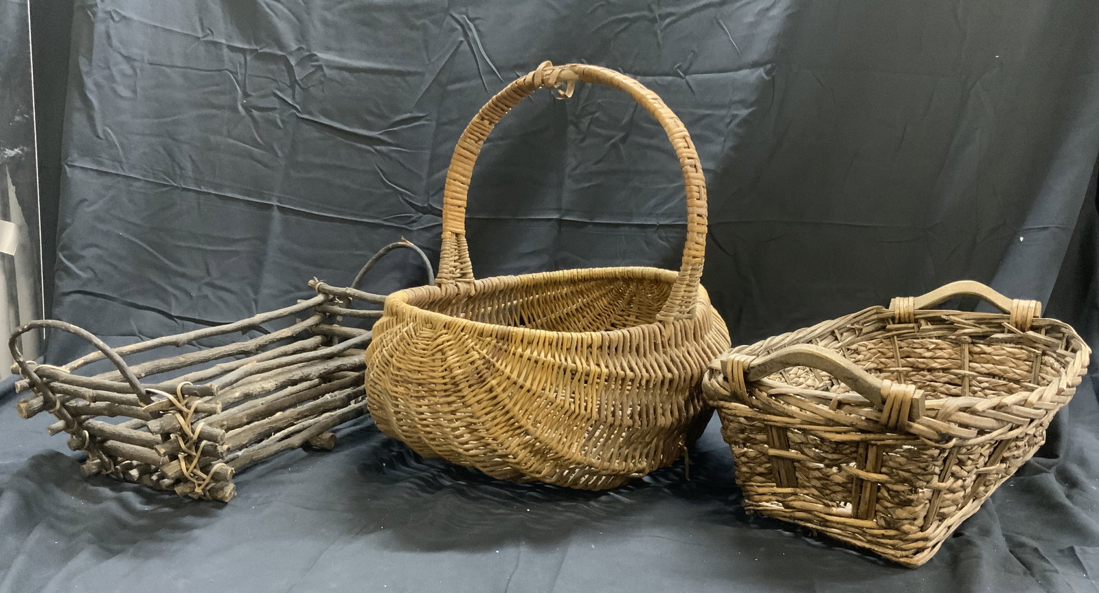 Lot 3 Assorted Vintage Baskets W Handles (1 of 7)