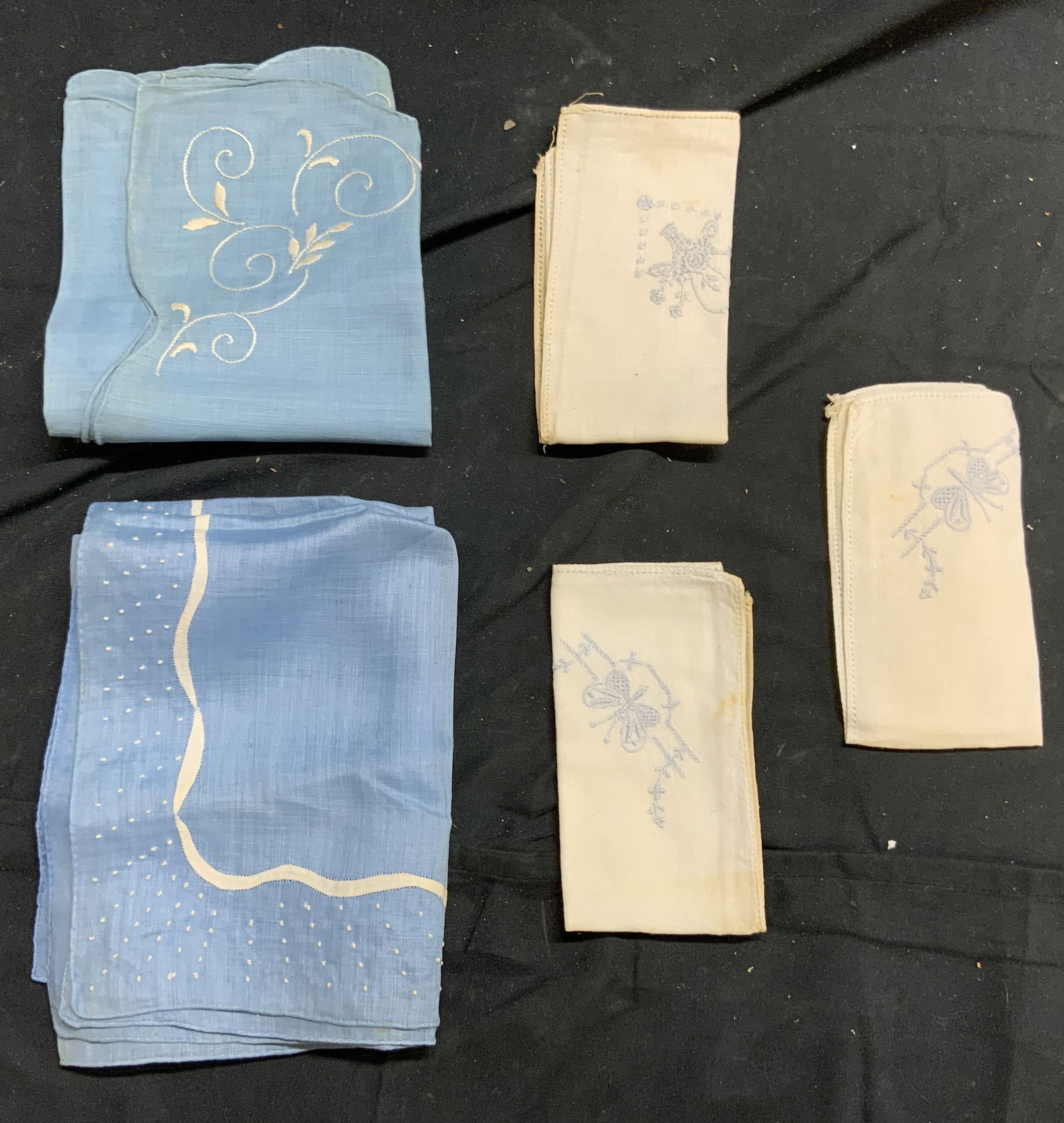 Lot 5 Vntg Assorted Table Linens (1 of 9)