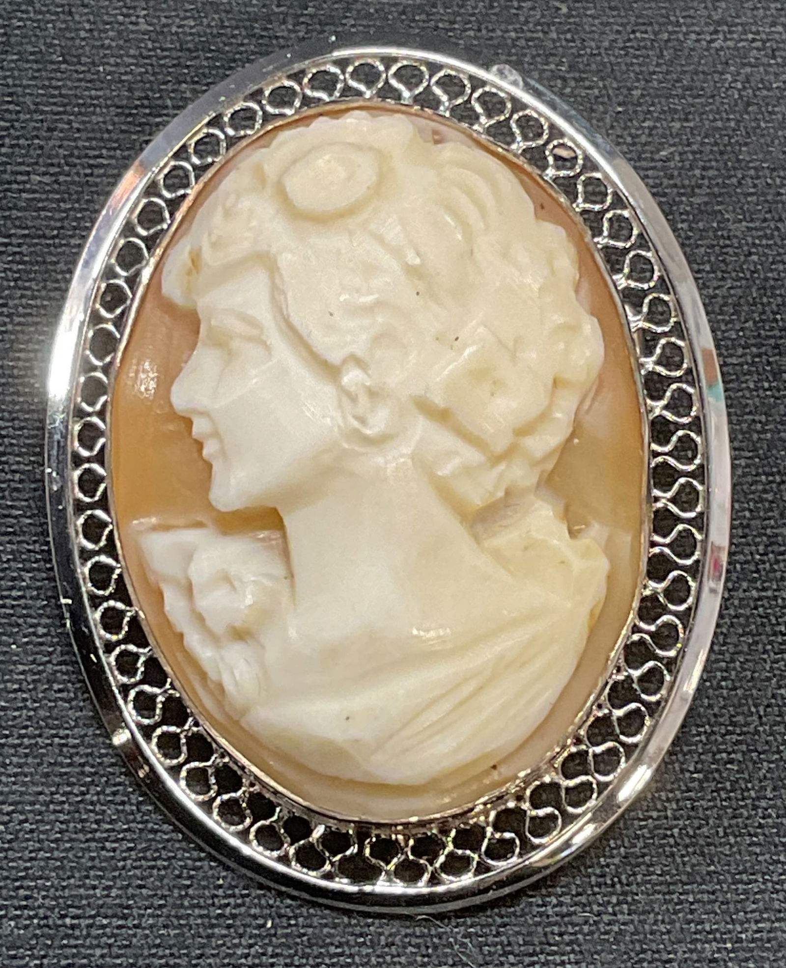 Beau Sterling Silver Shell Cameo Brooch (1 of 6)