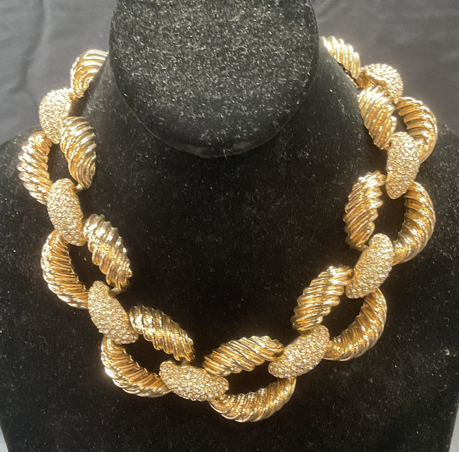 Vintage Heavy Gold Tone Crystal Chain Choker: Vintage heavy gold tone cable embossed chain choker necklace with colorless crystal decoration. Drop length approx. 7 inches. Some surface wear in Doug in scratching observed. Jewelry, estate jewelry,