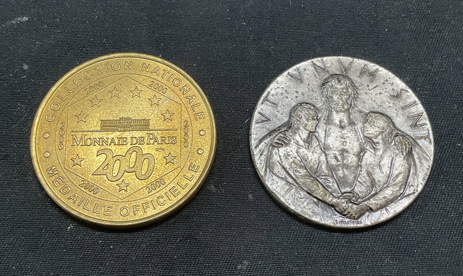 2 Vintage 2000 Monnaie De Paris Mint Medal +: Vintage 2000 Monnaie De Paris official National medal. Issued by the French Mint. Measures approx. 1.25 inches wide. Vintage 1975 Vatican Jubilee Year medal. Measures approx. 1.25 inches wide. Both pi