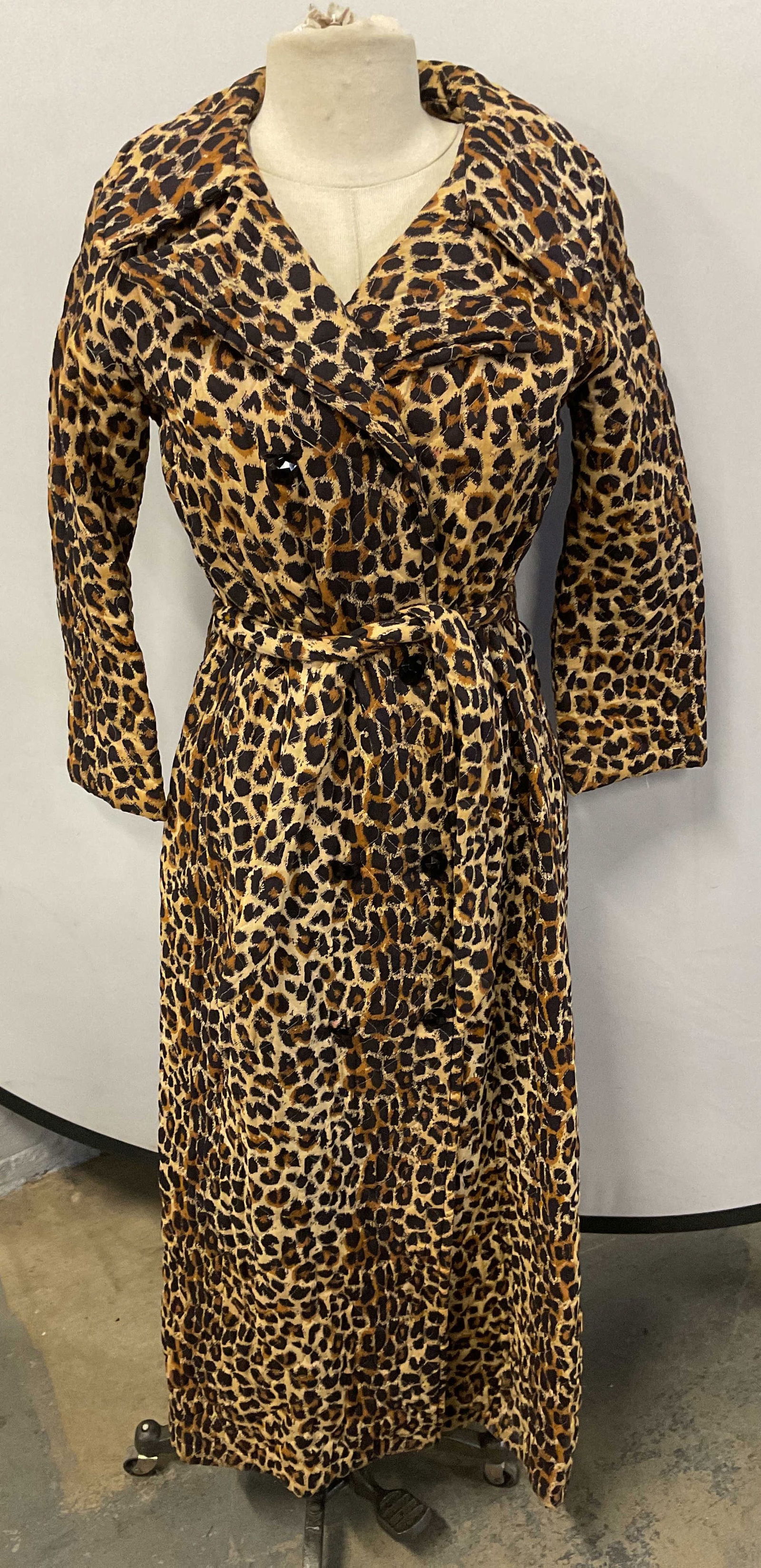 Vintage Loll Ease Cheetah Print Housecoat (1 of 6)