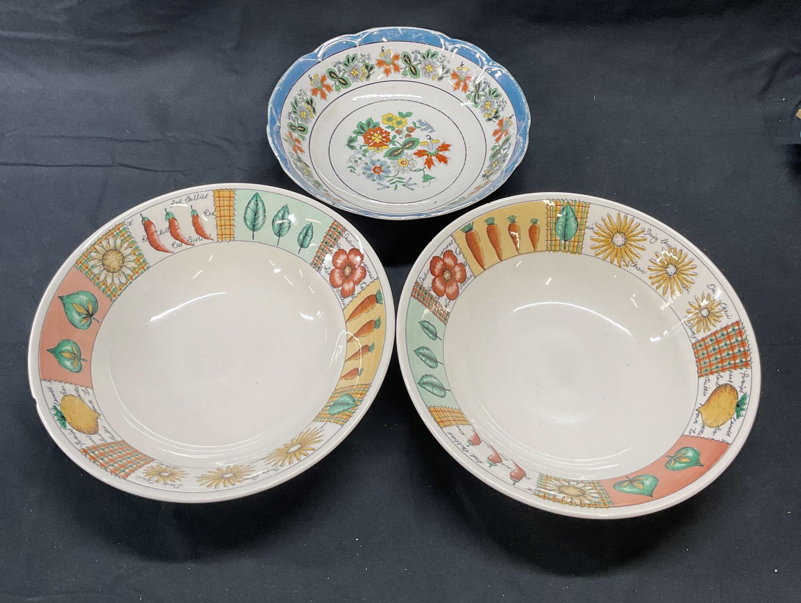 Lot 3 Vntg White Block & Churchill Ceramic Bowls (1 of 8)