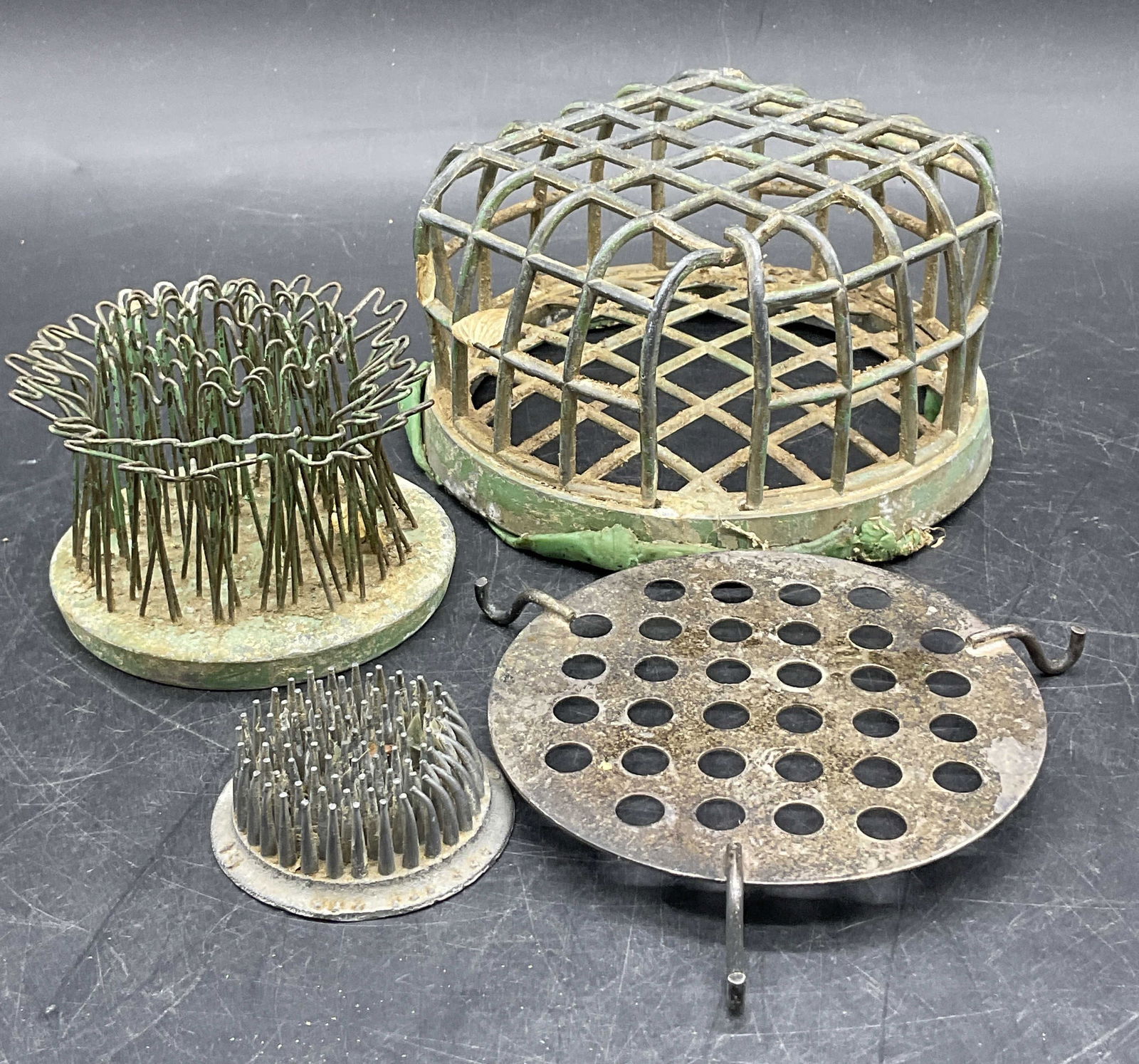 Lot 4 Vintage Metal Flower Frogs, BLUE RIBBON + (1 of 7)