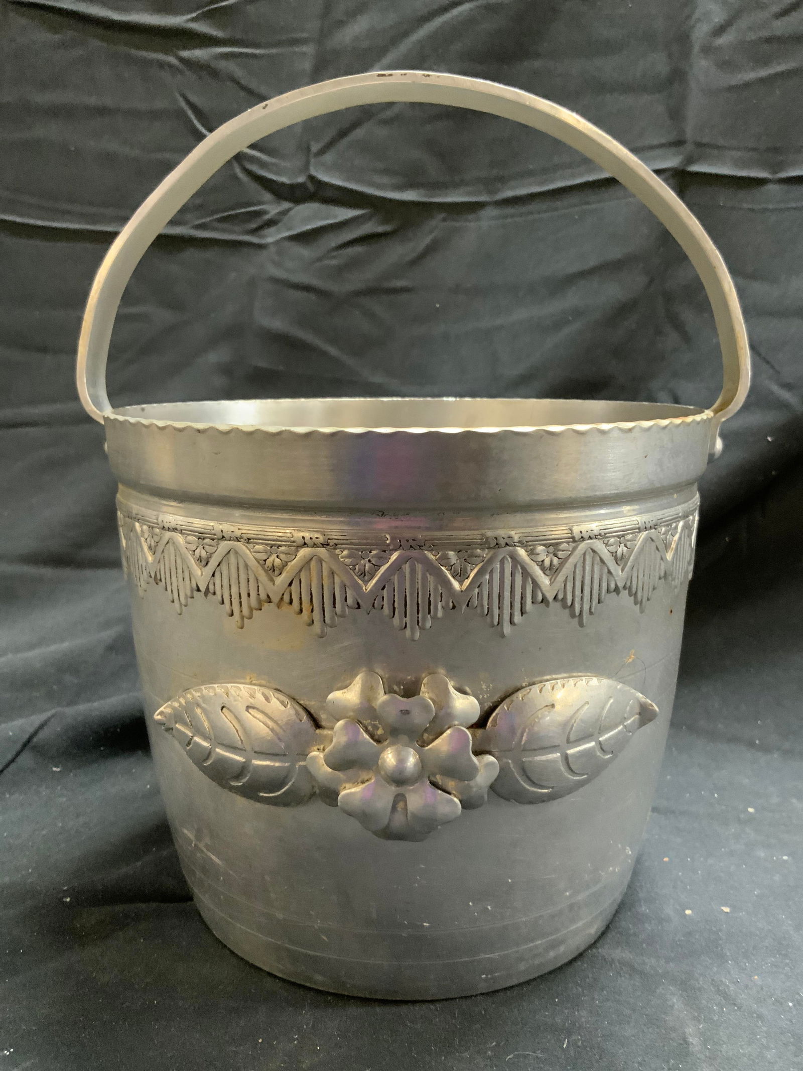 WORLD HANDFORGED Metal Ice Bucket W Handle & Glass (1 of 8)
