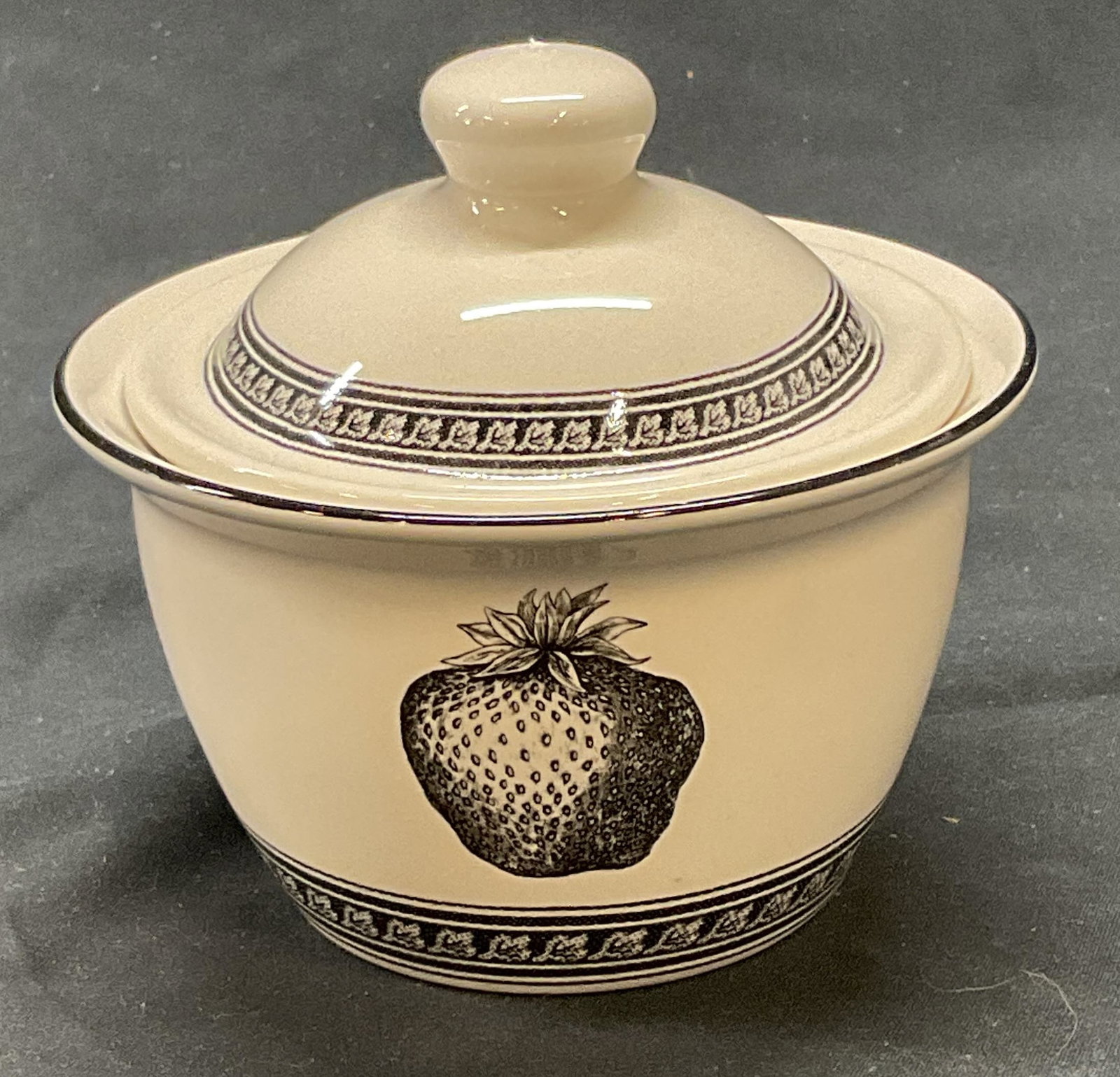 PFALTZGRAFF Farmers Market Ceramic Sugar Bowl: PFALTZGRAFF ceramic lidded sugar bowl. Farmers Market pattern with strawberry motif. Trademarked on underside. Measures approx. 4.75 x 3 inches. Some surface wear including scratching observed. PFALTZ