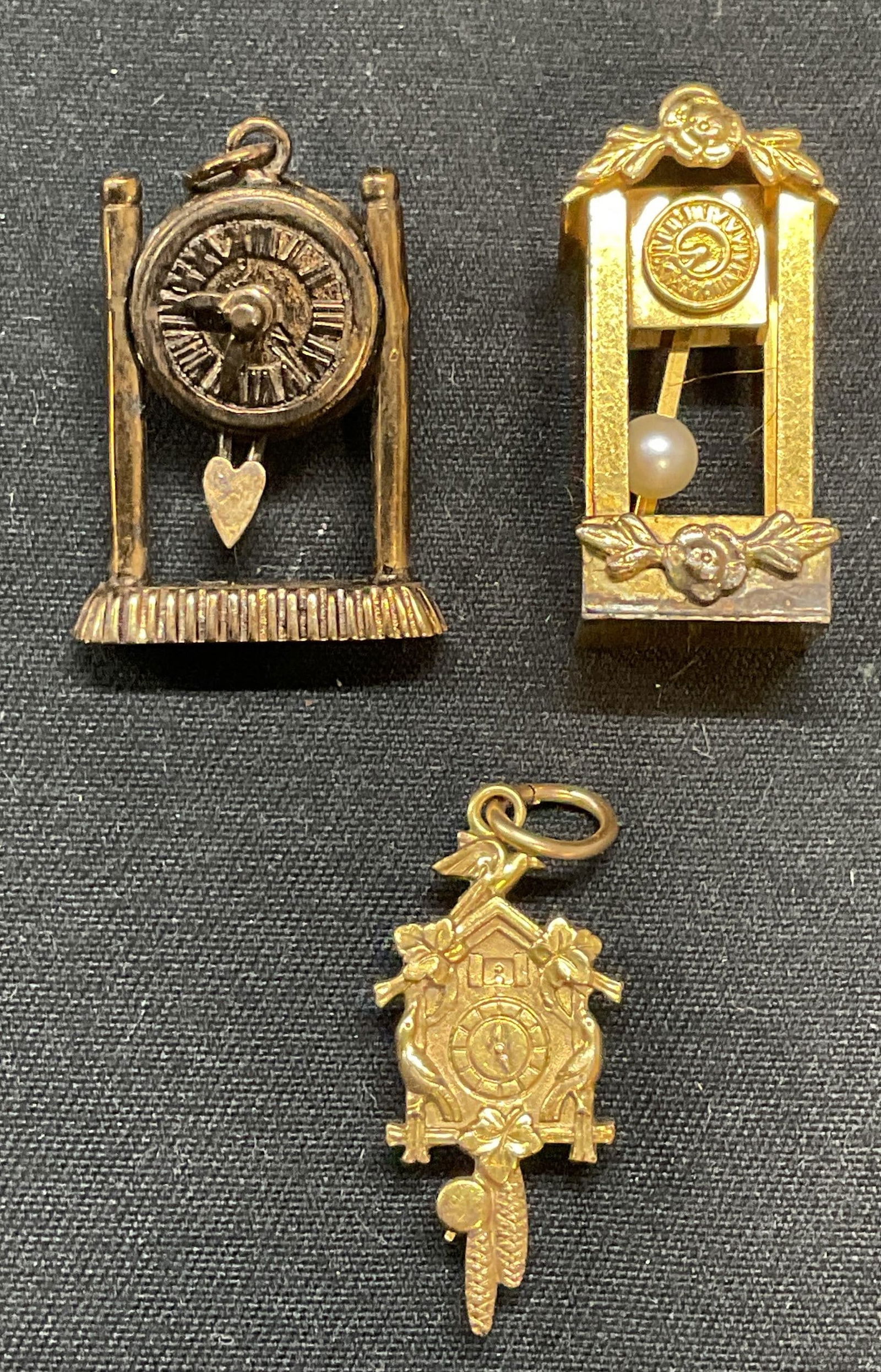 Lot 3 Vntg Amerikaner Gold Pl Clock Pendant + (1 of 7)