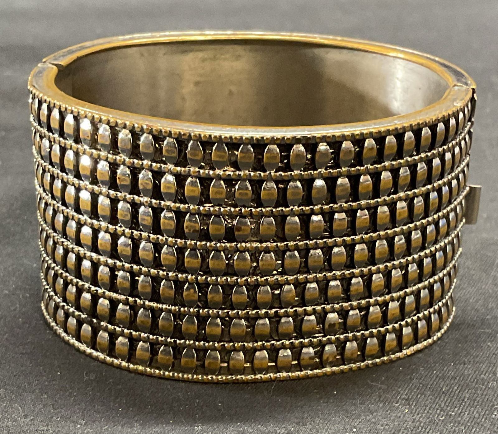 Vintage Silver Tone Raised Band Cuff Bracelet (1 of 6)