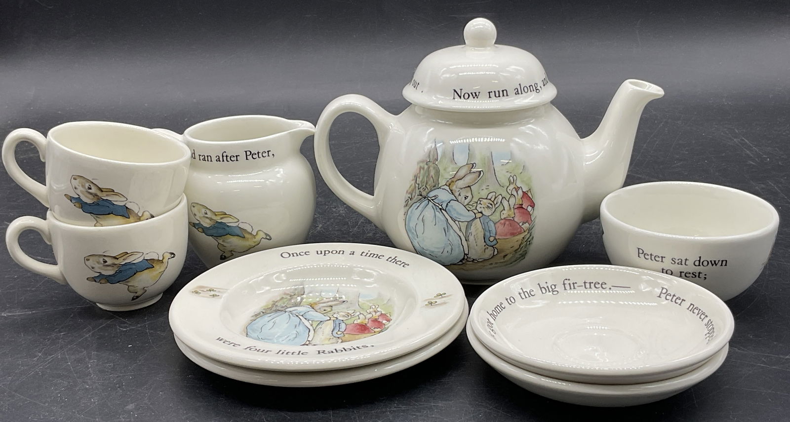 9 WEDGWOOD Peter Rabbit Porcelain Tea Set, ENG (1 of 8)