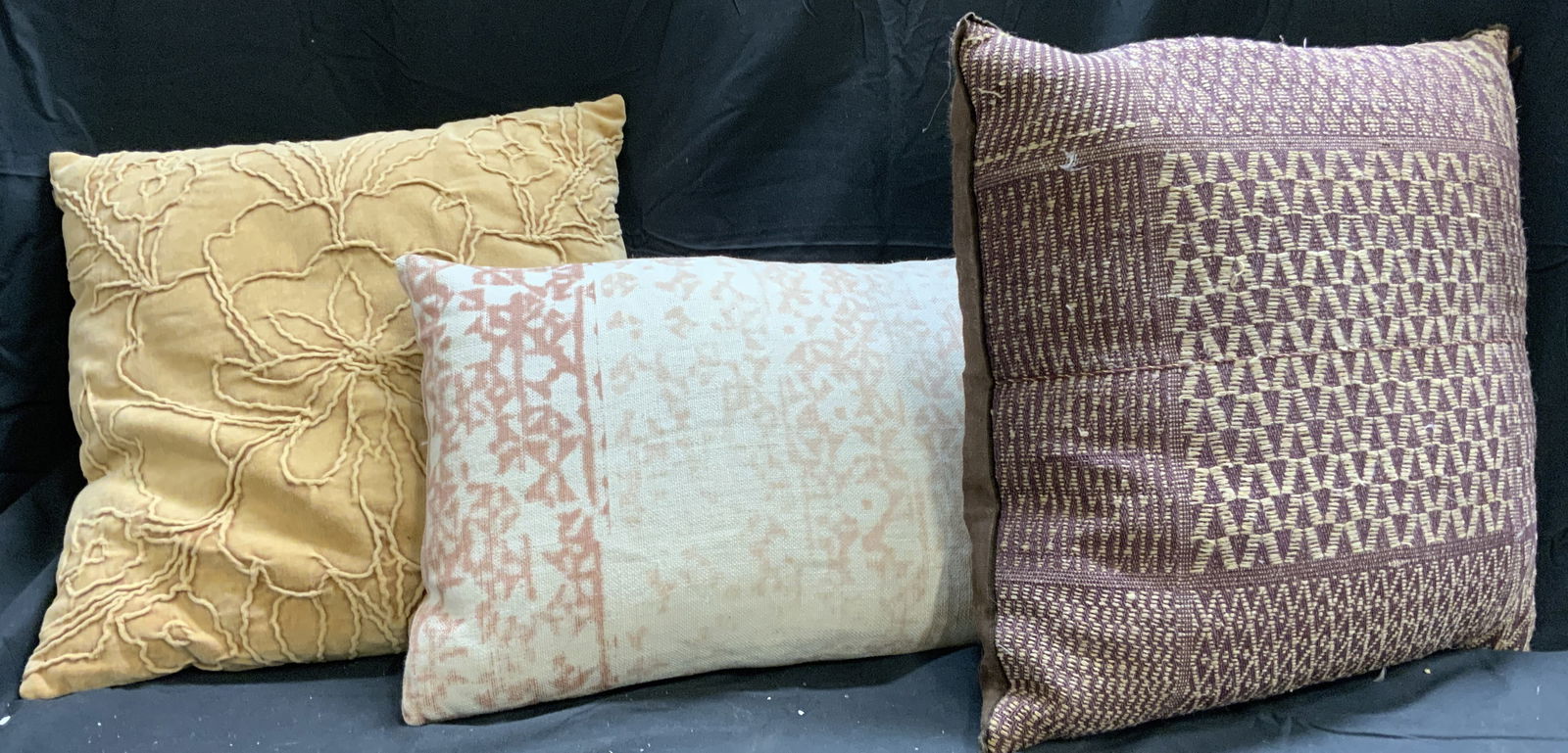 Lot 3 Vintage Assorted Pillows (1 of 7)
