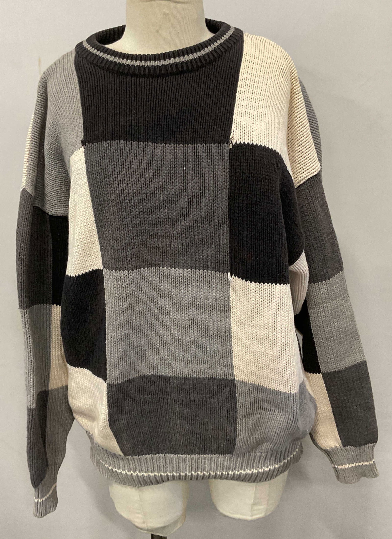 Vntg Domani Grey Black Checkered Cotton Sweater (1 of 8)