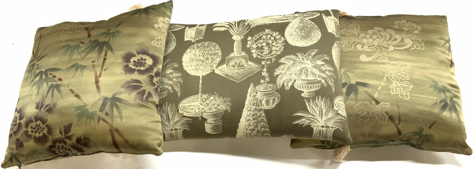 Lot 3 Assorted Pillows W Floral & Tree Detail (1 of 9)
