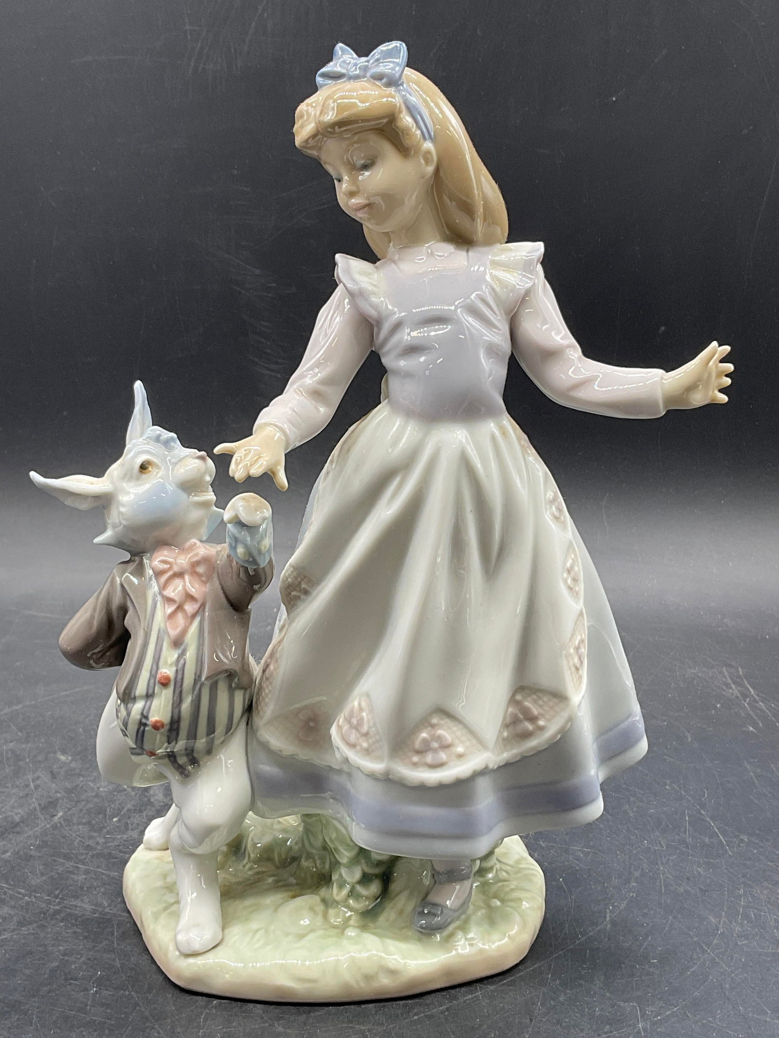 LLADRO Alice in Wonderland Porc Figural, ES 1990 (1 of 10)