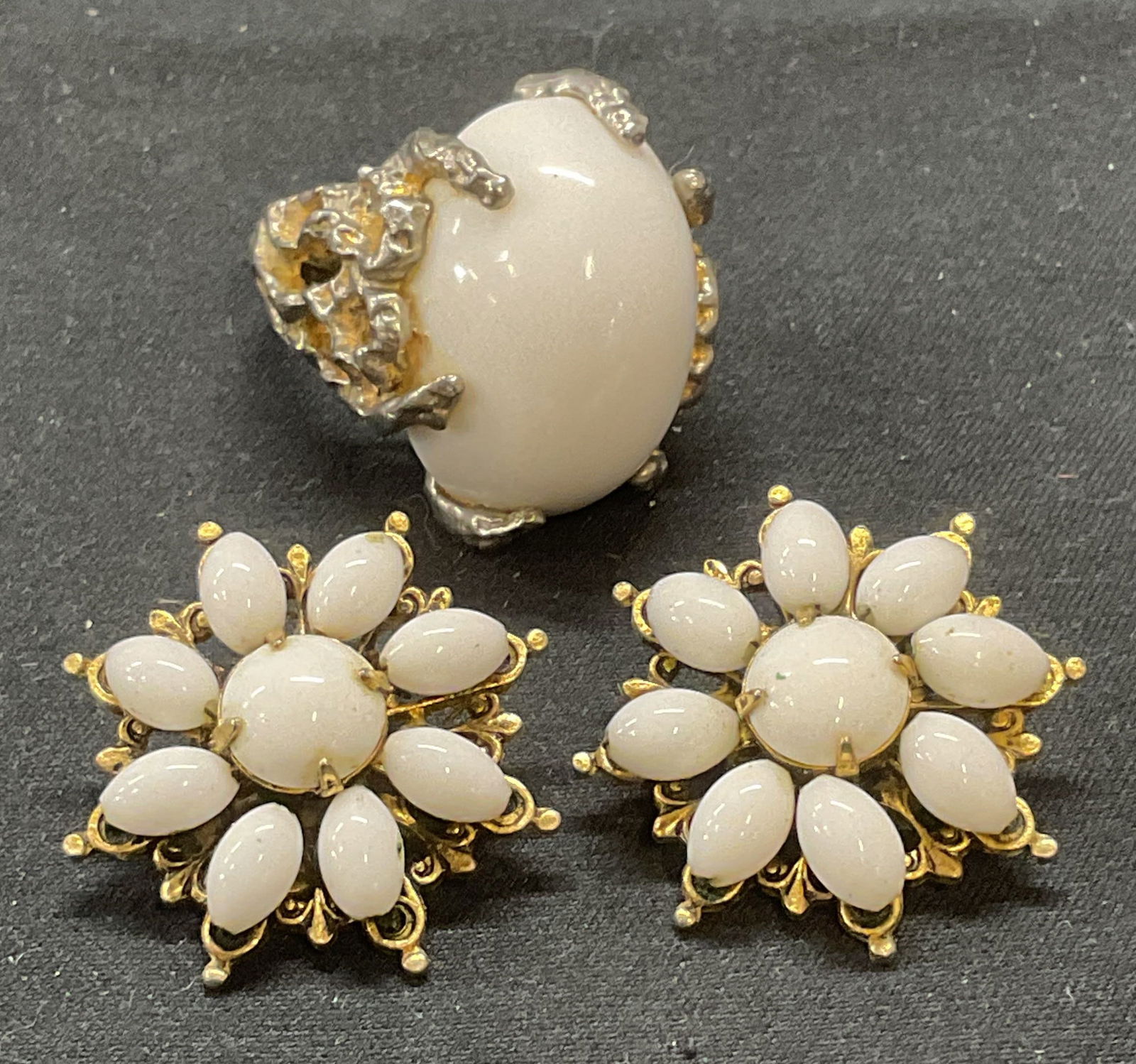 Lot 2 Gold Tone White Cabochons Cocktail Ring+ (1 of 6)