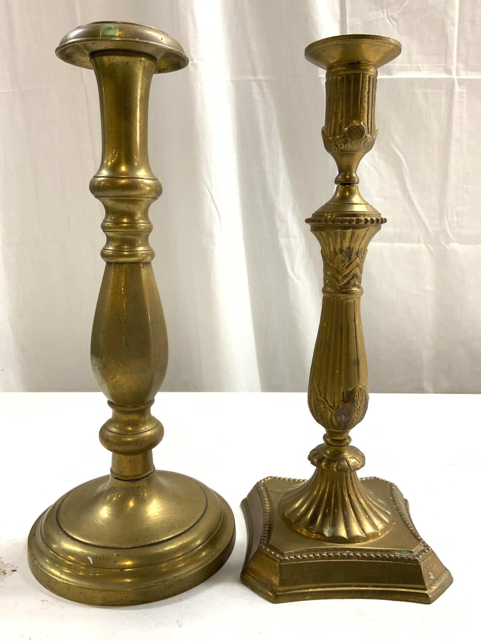 Lot 2 Vintage Brass Art Nouveau Candlesticks (1 of 8)