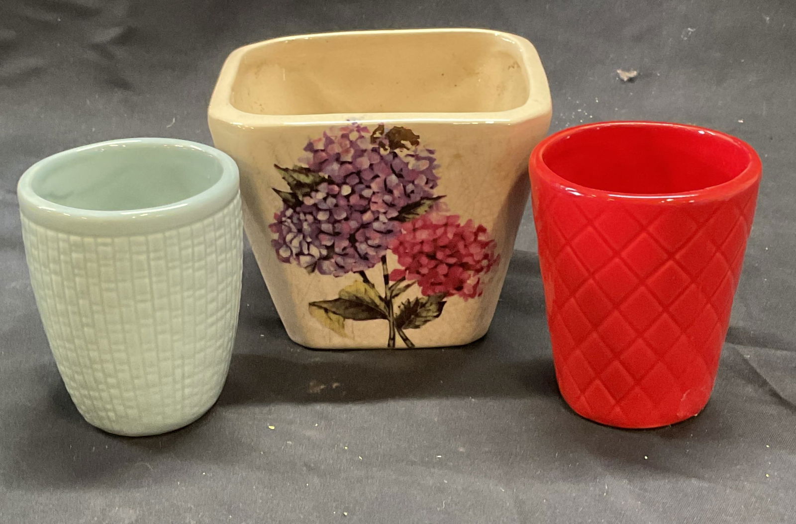 Lot 3 Red, Blue, Floral Ceramic Planters (1 of 7)
